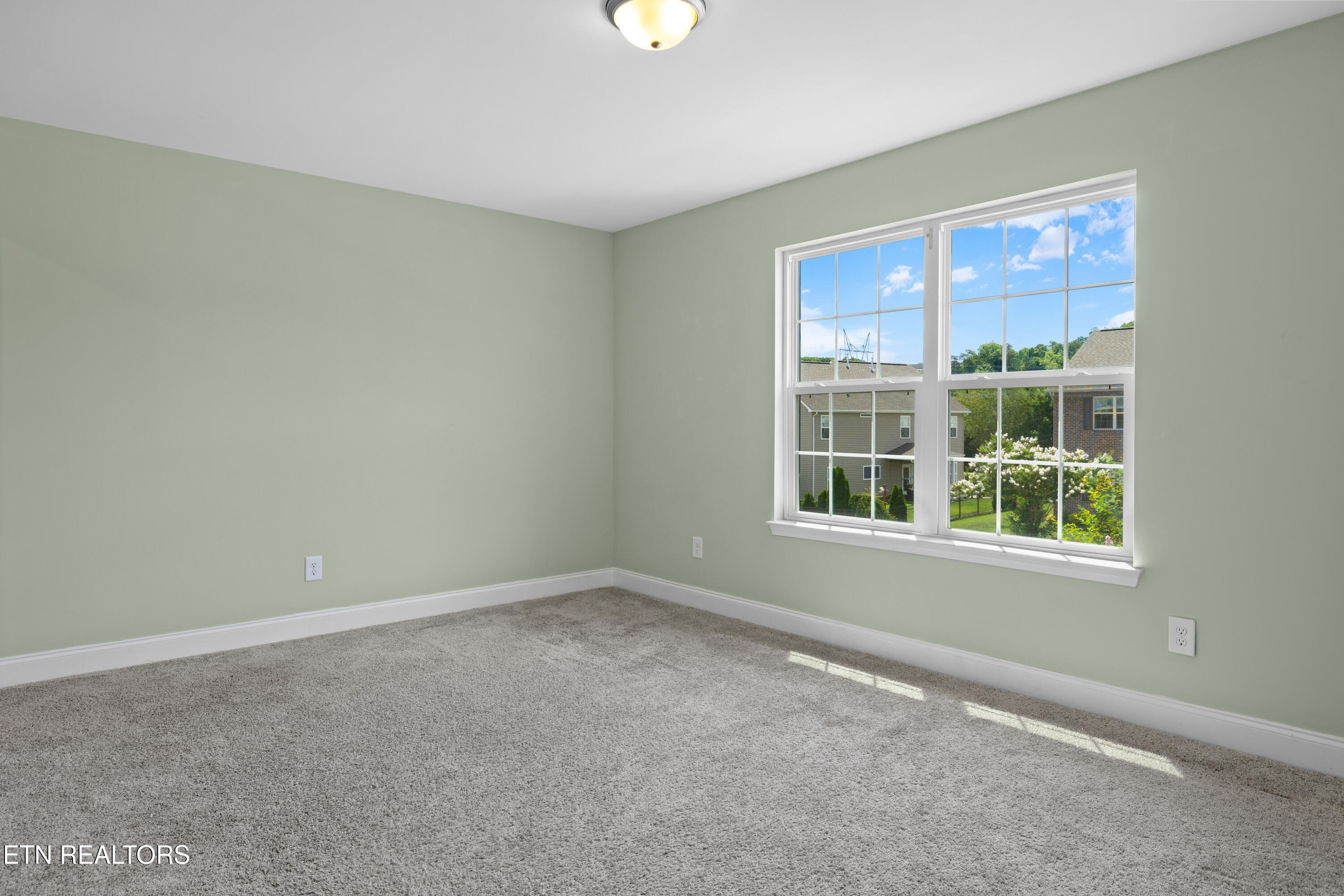 2209 Scarlet Tanager St
