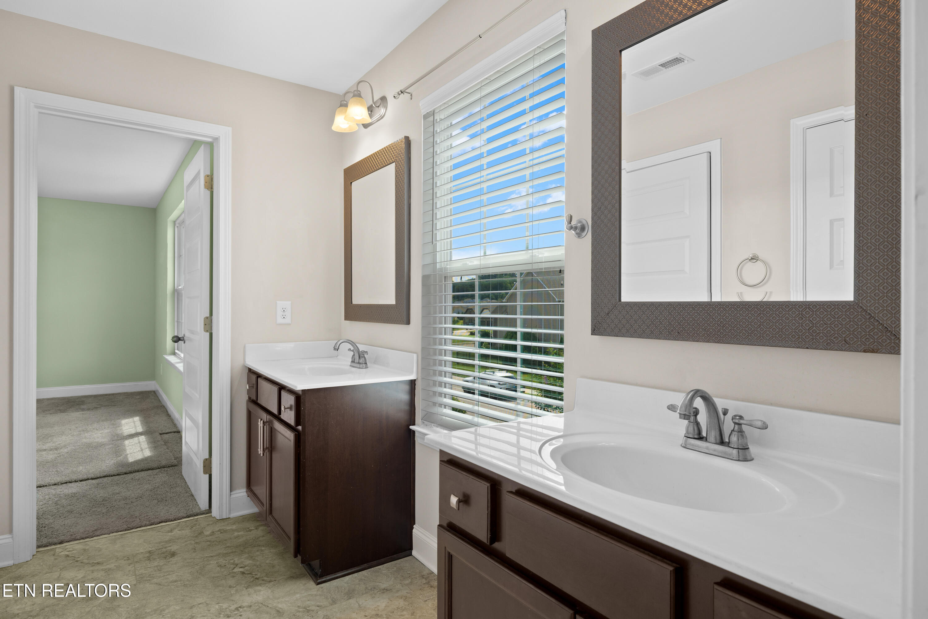 2209 Scarlet Tanager St