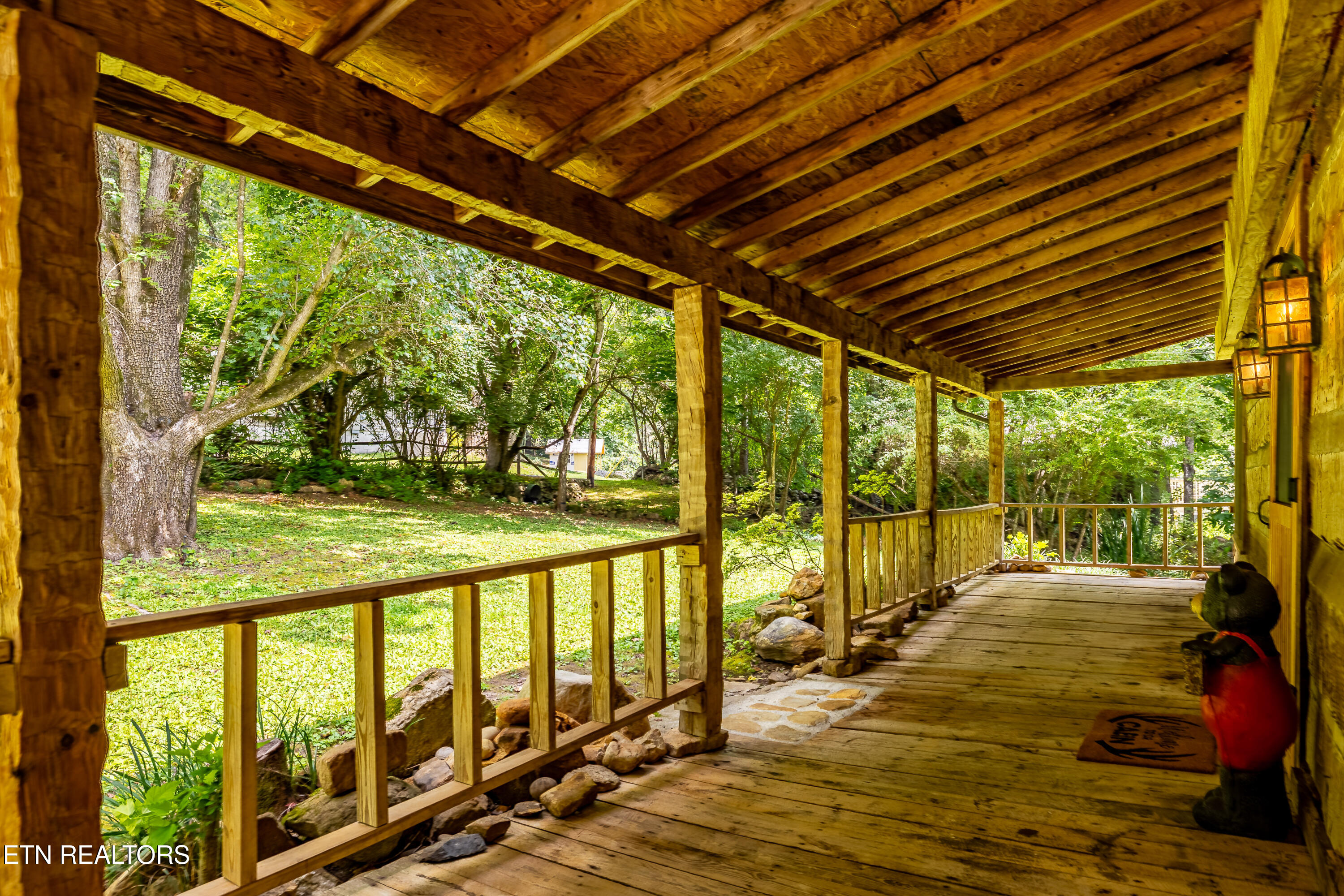 143 Old West Millers Cove Rd