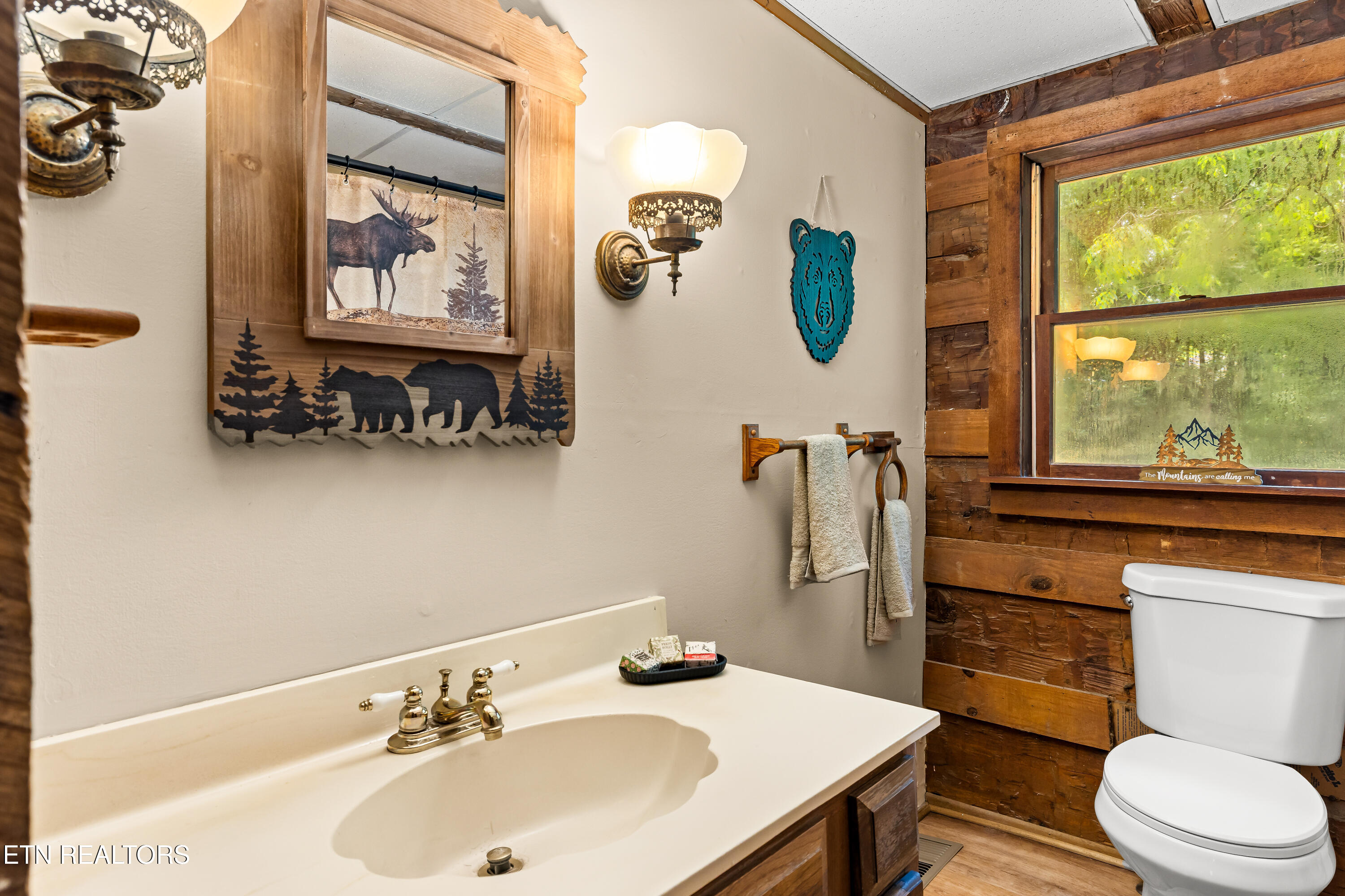 143 Old West Millers Cove Rd