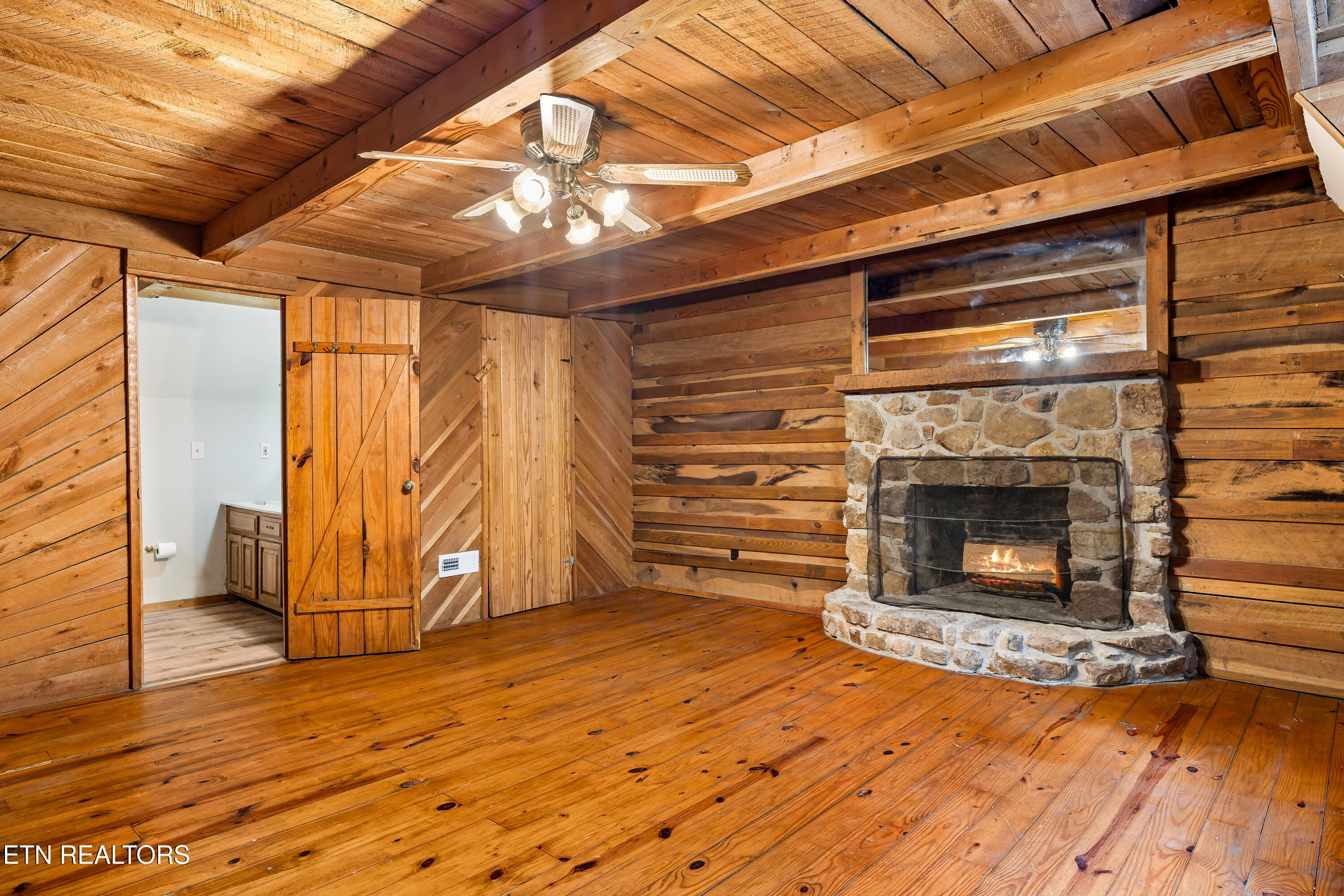 143 Old West Millers Cove Rd