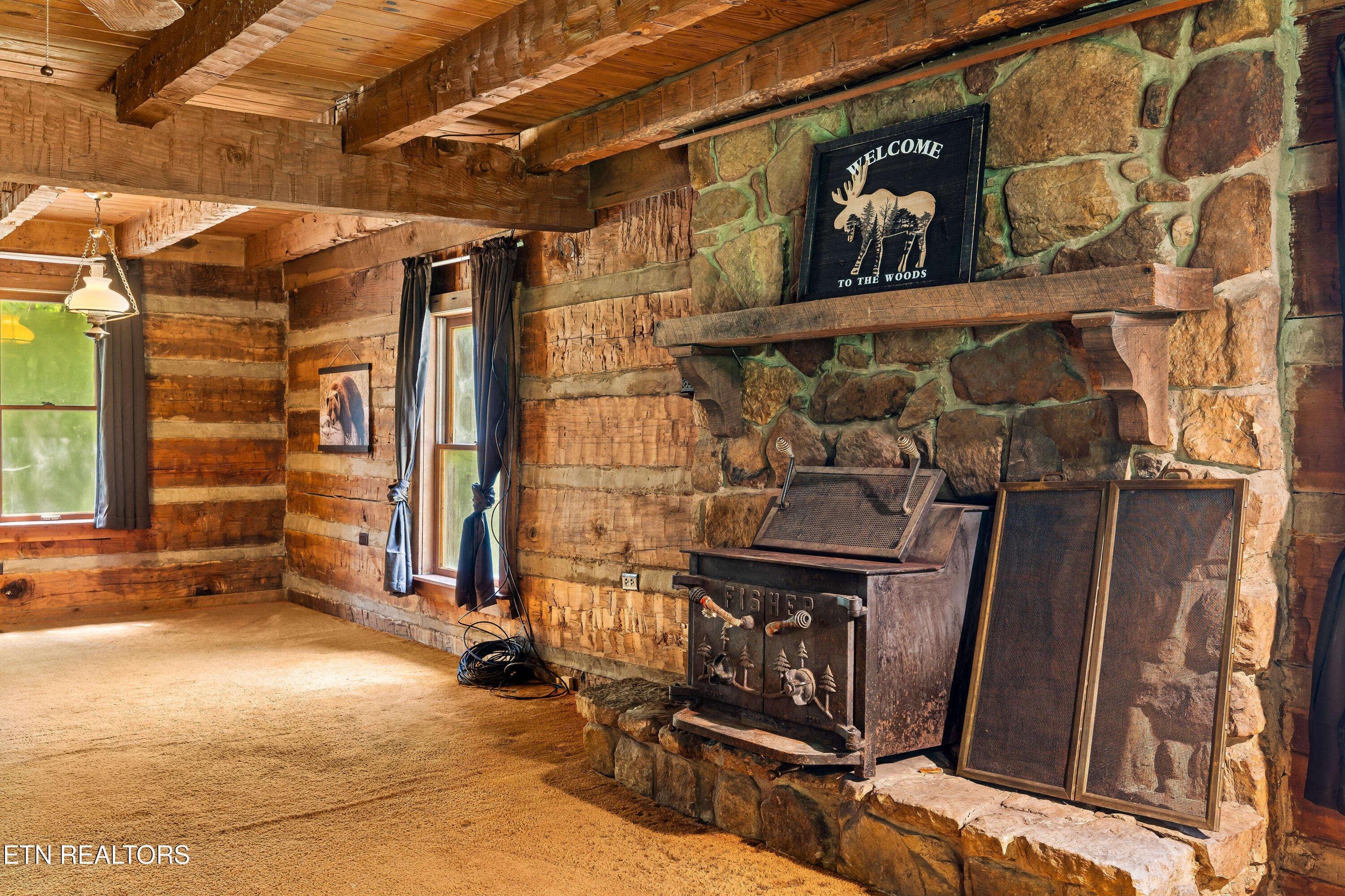 143 Old West Millers Cove Rd