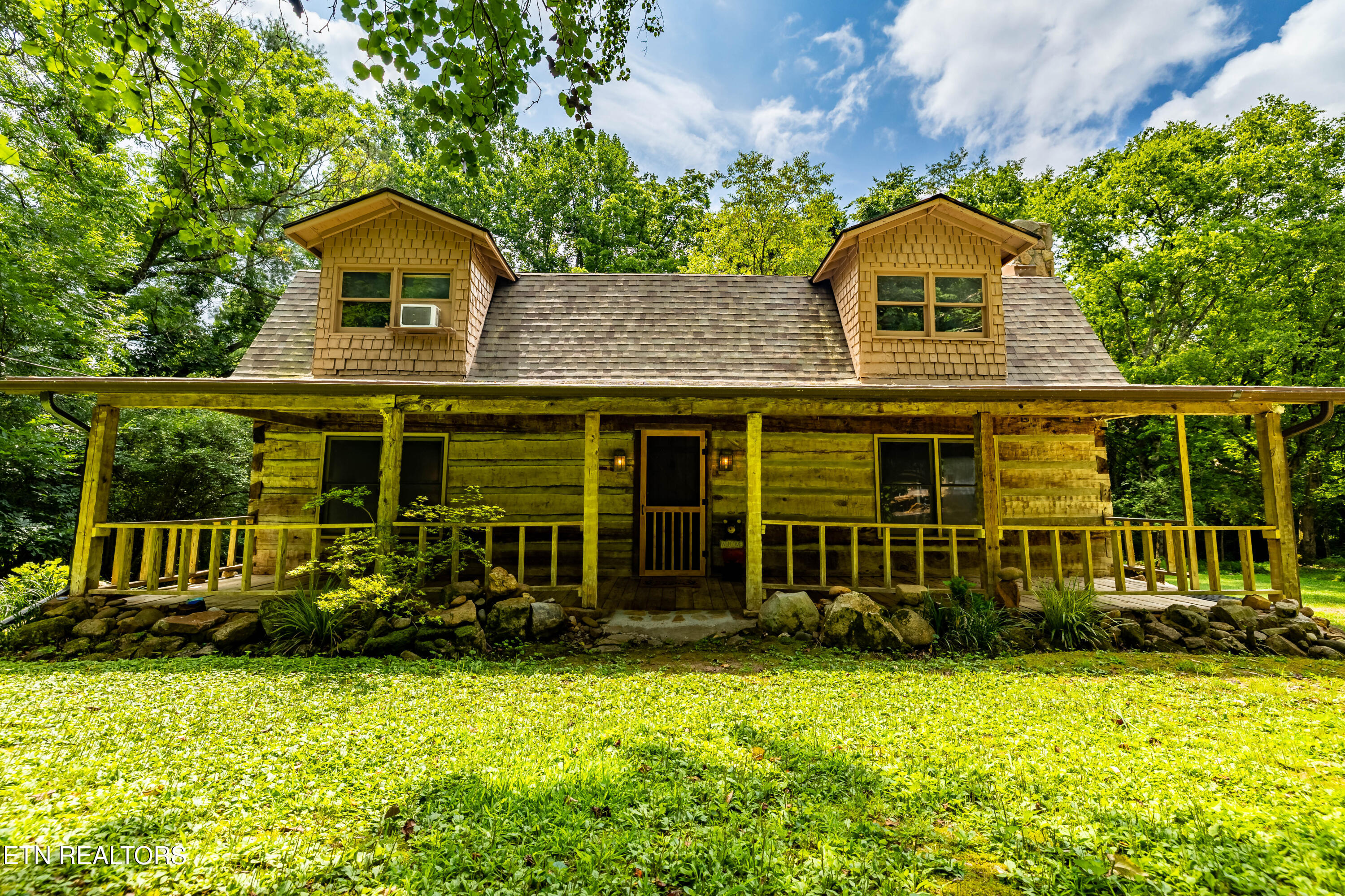 143 Old West Millers Cove Rd