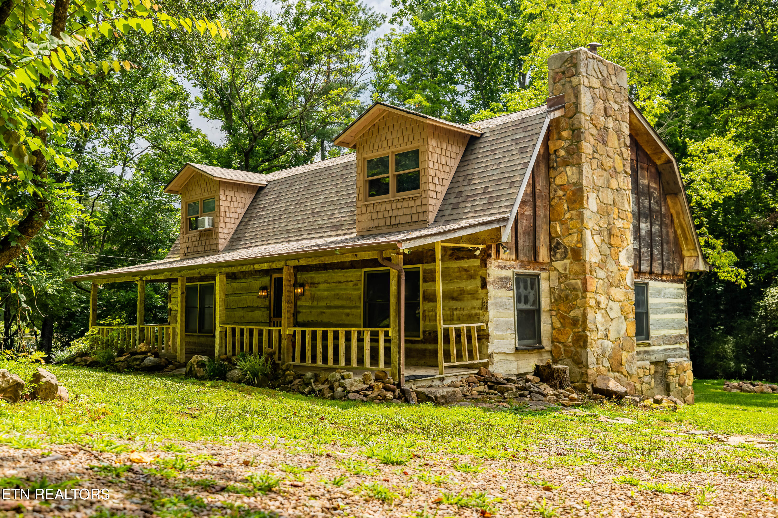143 Old West Millers Cove Rd