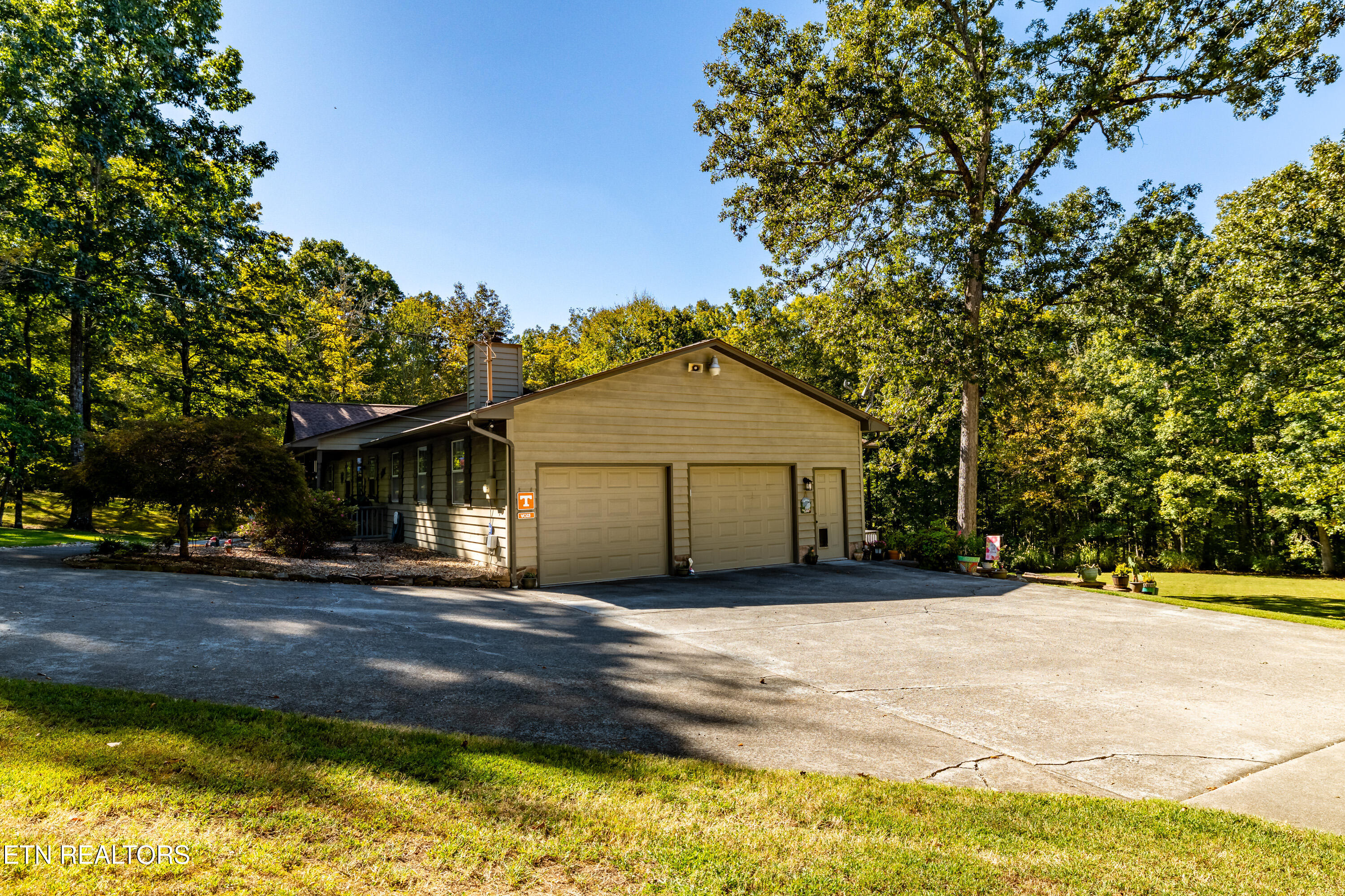 1845 Tree Tops Lane