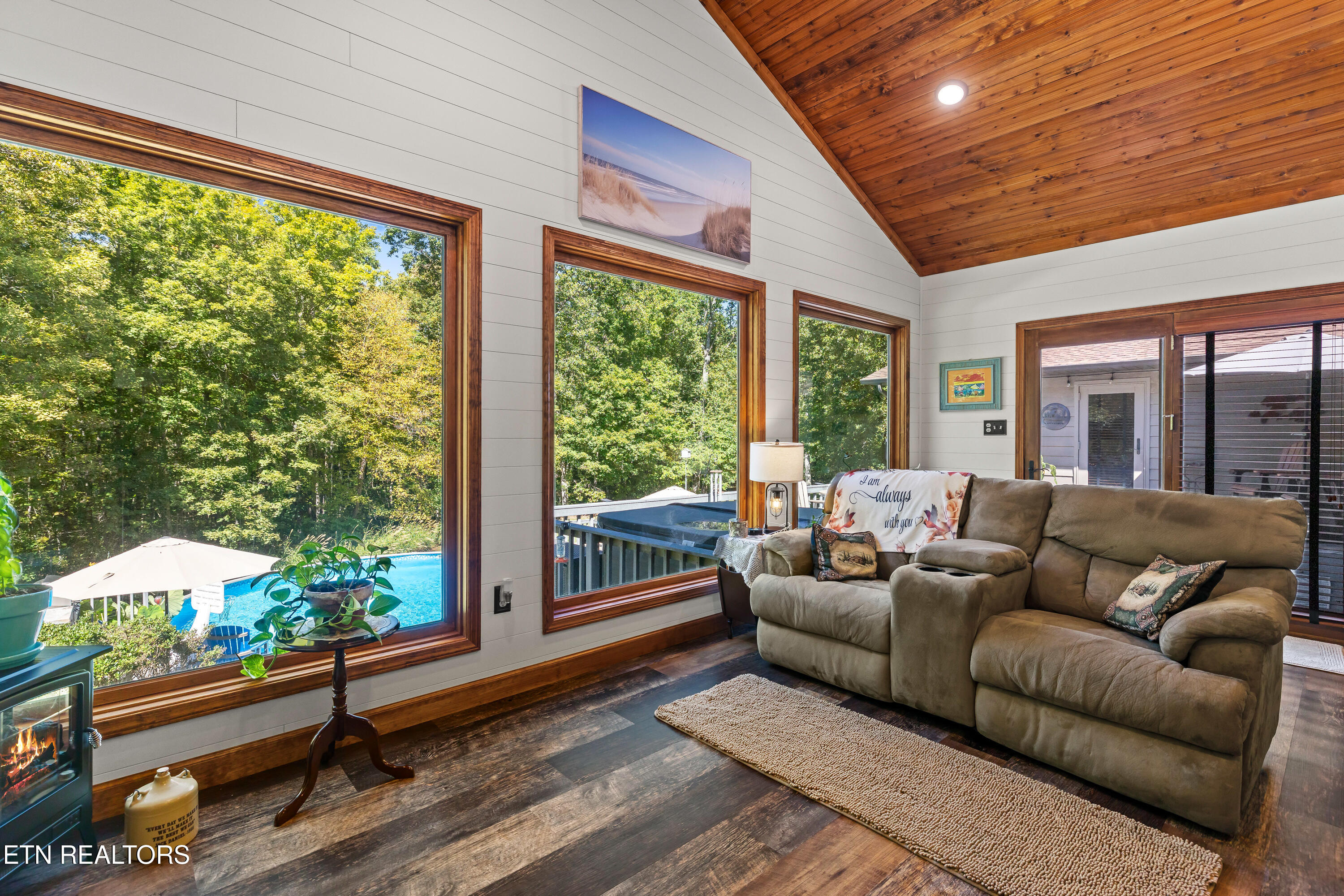 1845 Tree Tops Lane