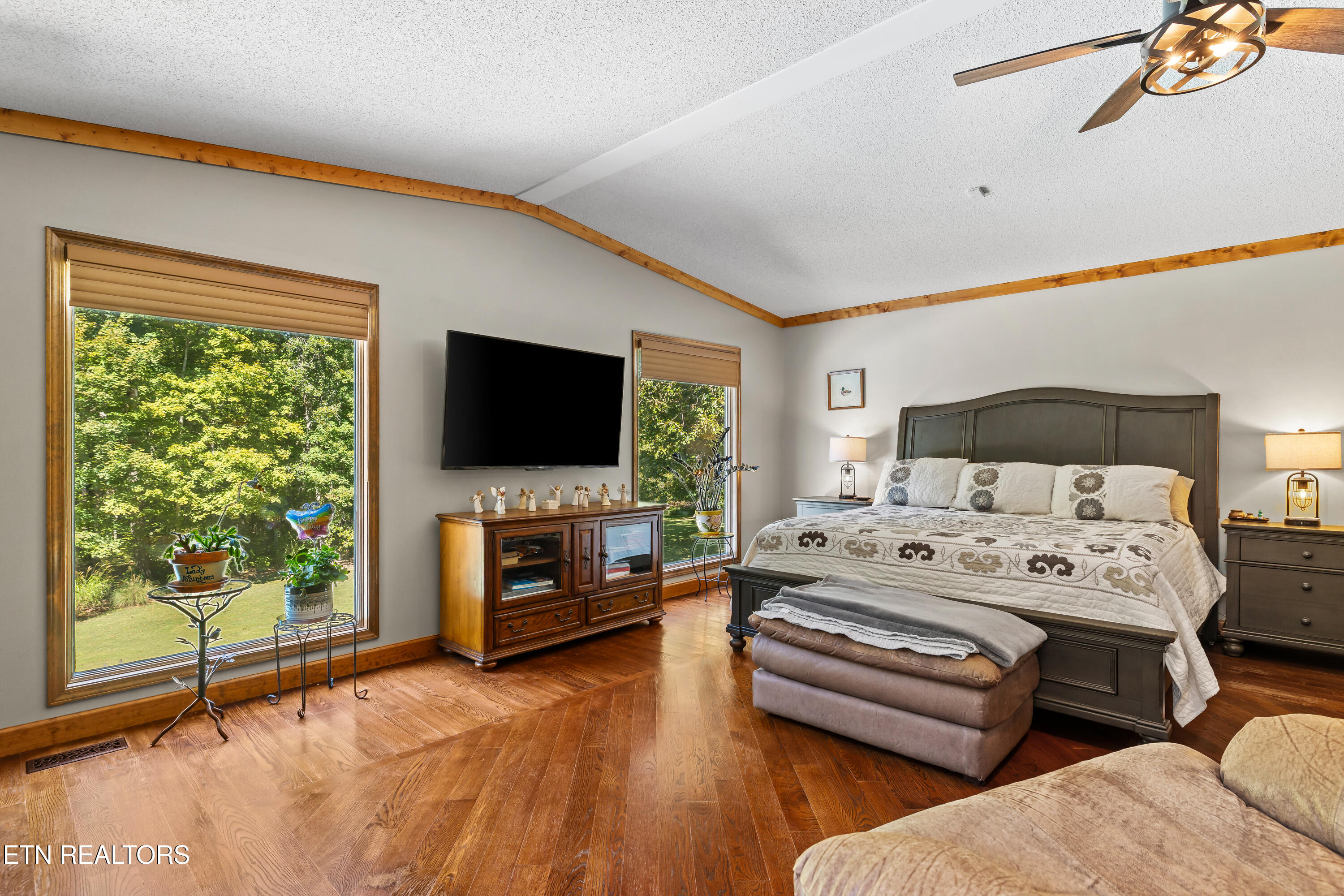 1845 Tree Tops Lane