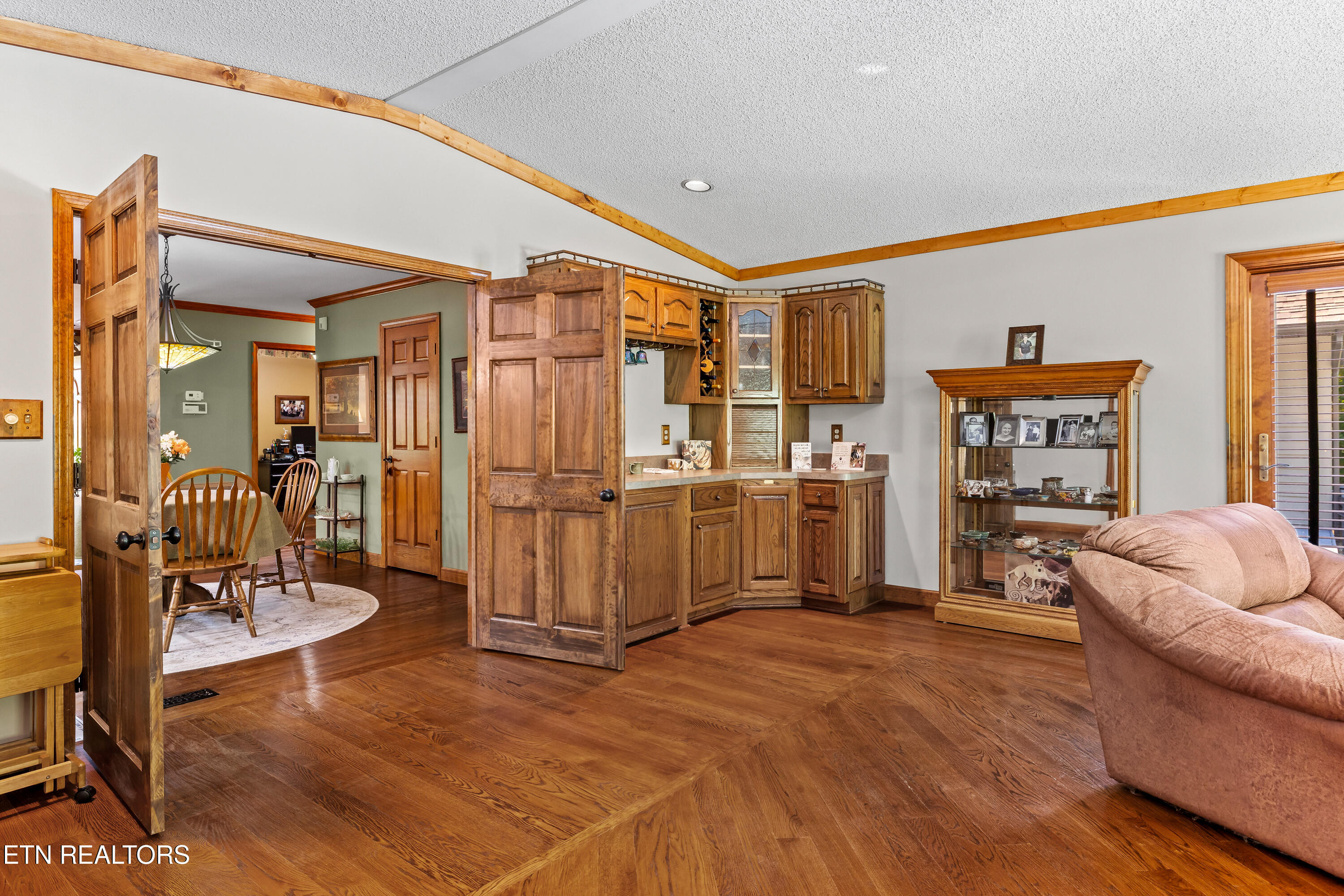 1845 Tree Tops Lane