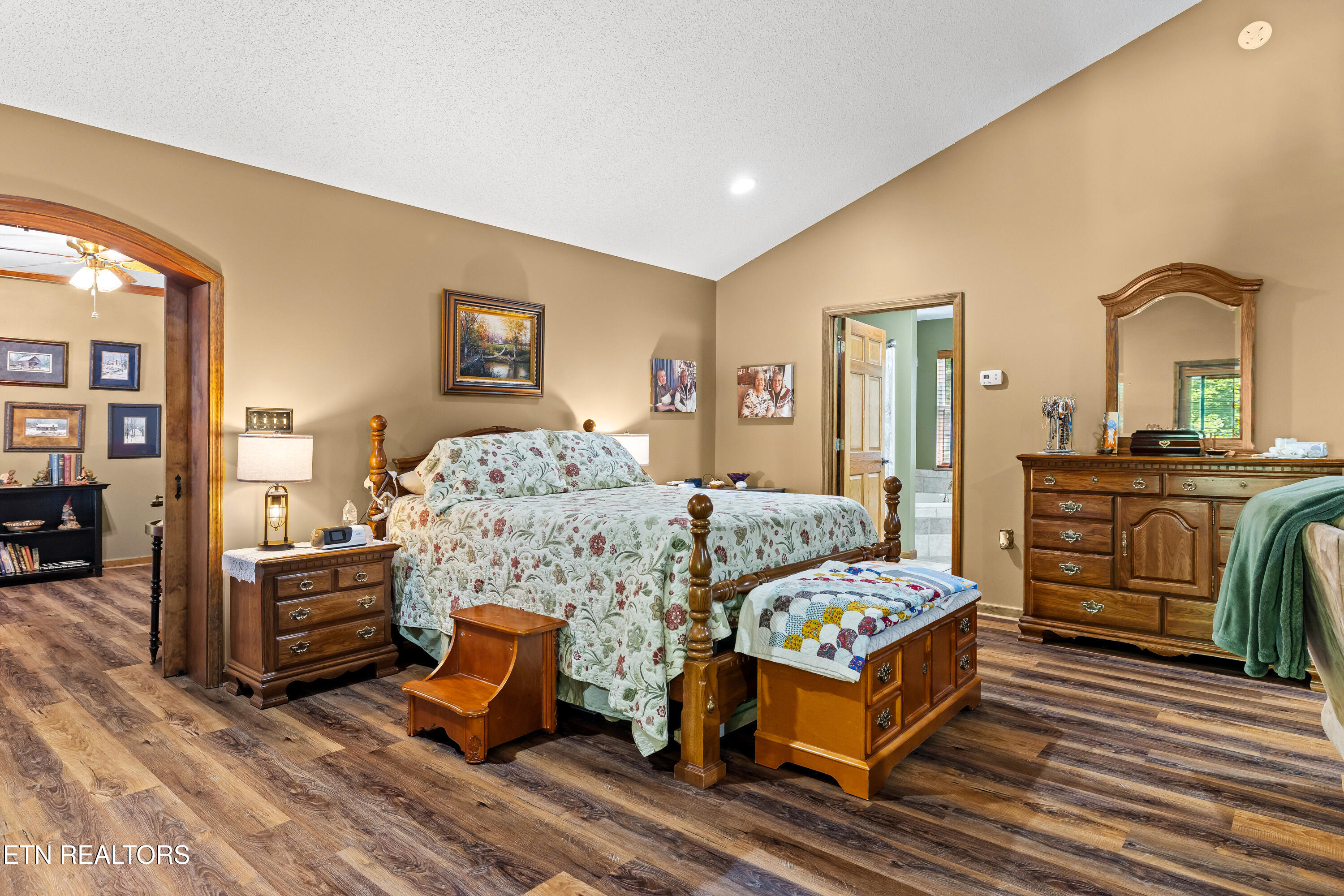 1845 Tree Tops Lane