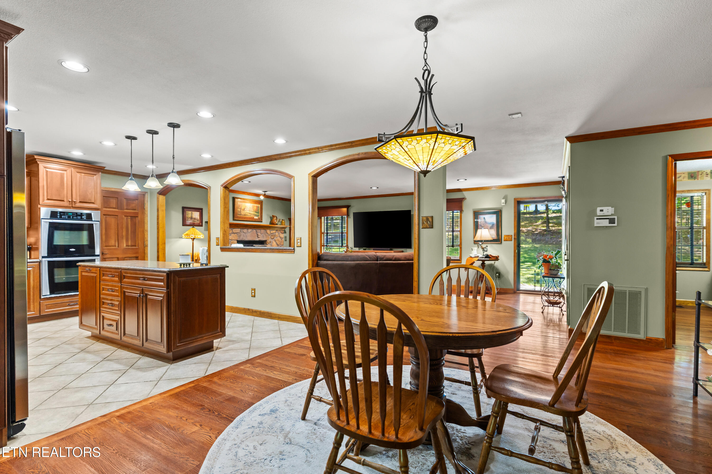 1845 Tree Tops Lane