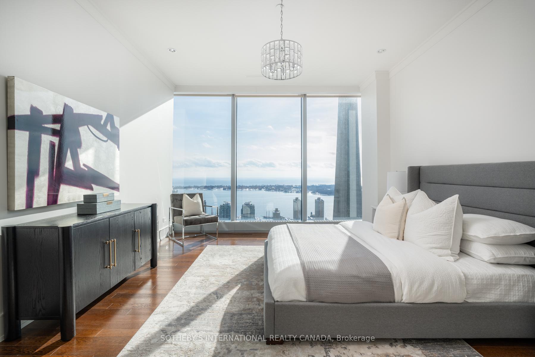 183 Wellington Street W 4104