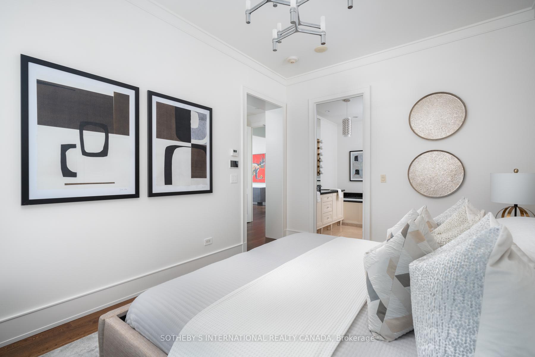 183 Wellington Street W 4104