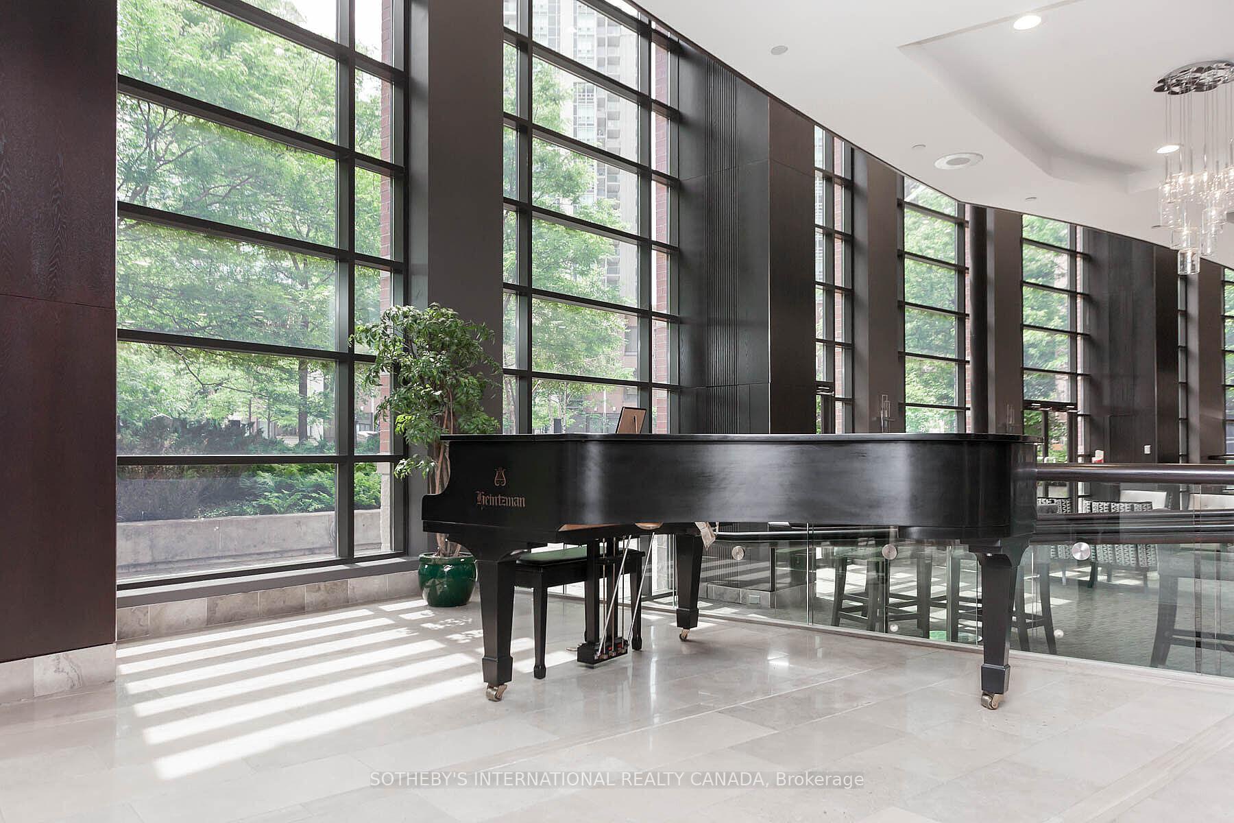 23 Sheppard Avenue E 2612