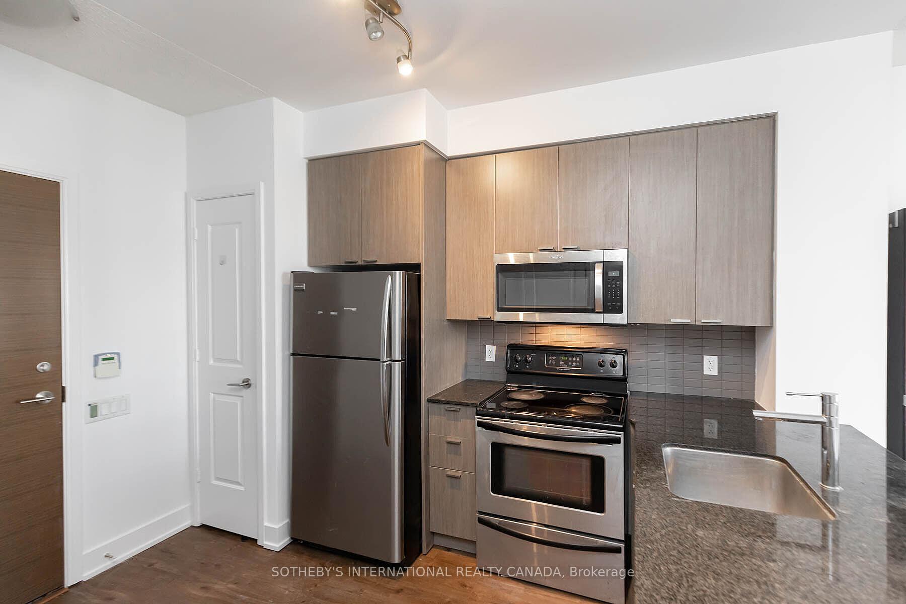 23 Sheppard Avenue E 2612