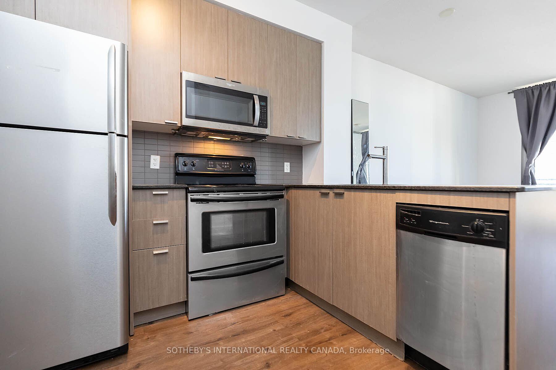 23 Sheppard Avenue E 2612