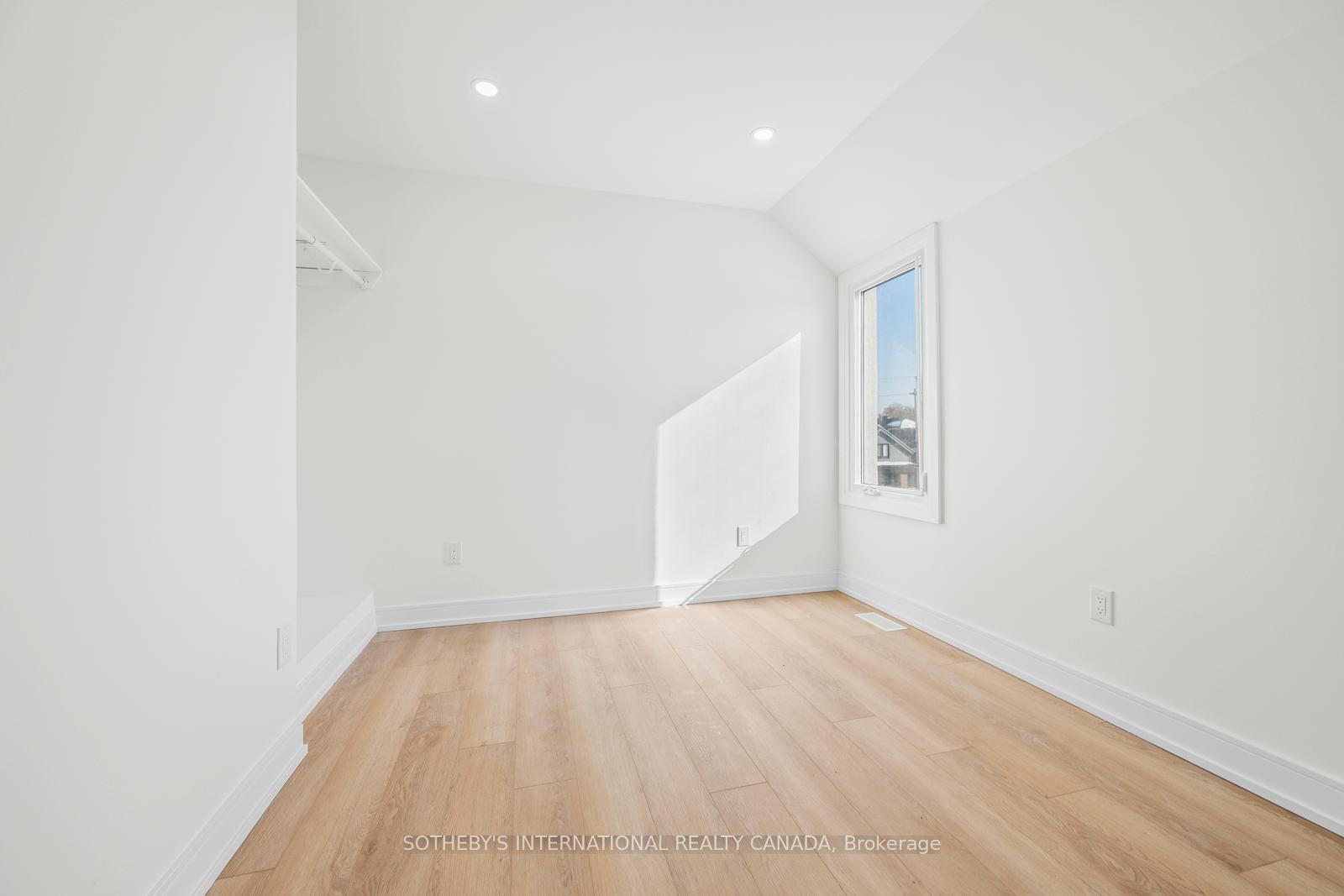 462 Northcliffe Boulevard