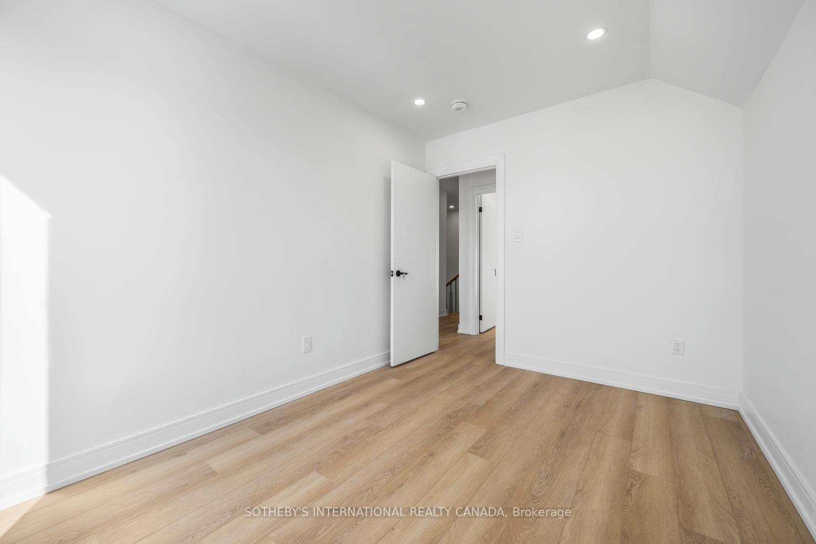 462 Northcliffe Boulevard