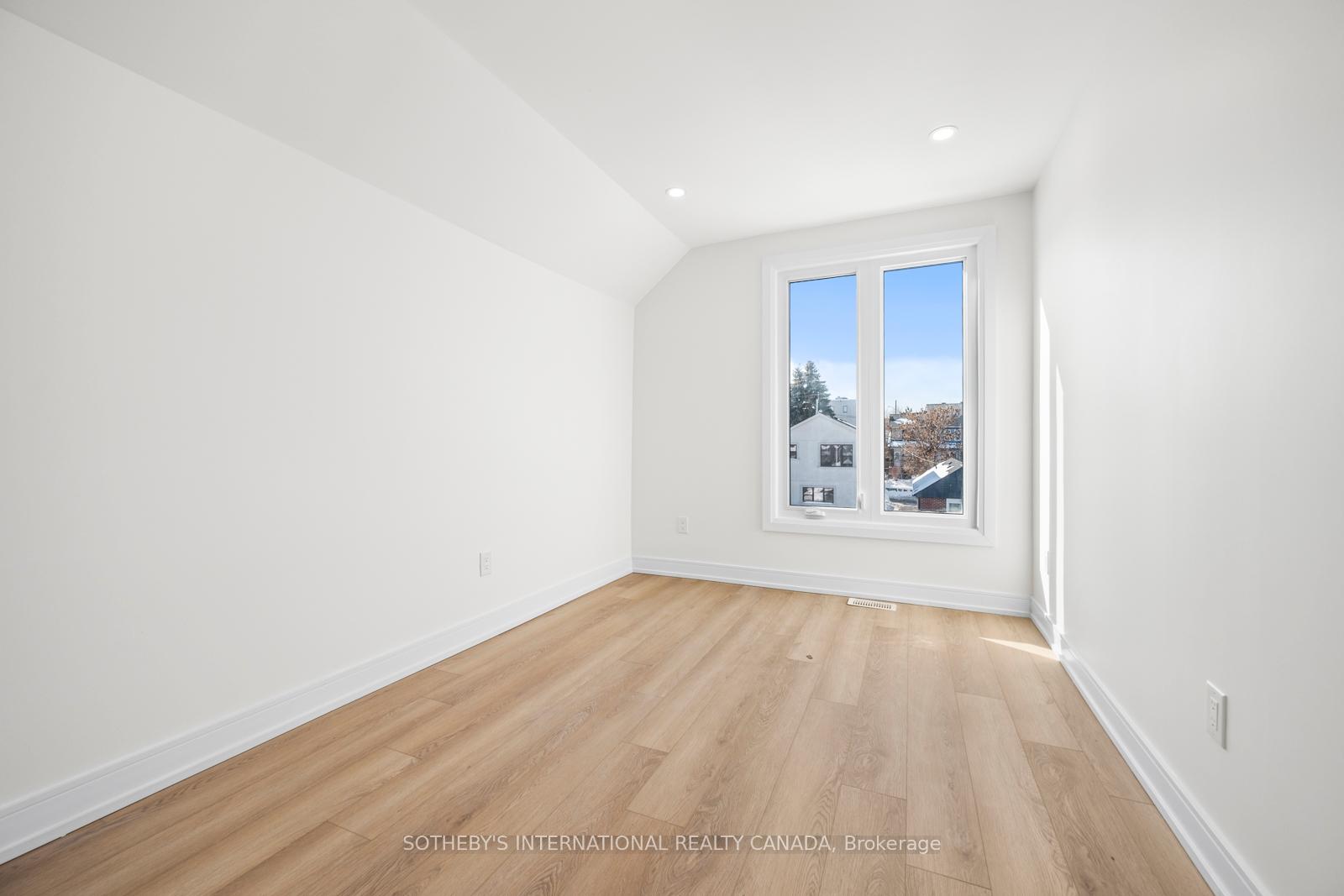 462 Northcliffe Boulevard