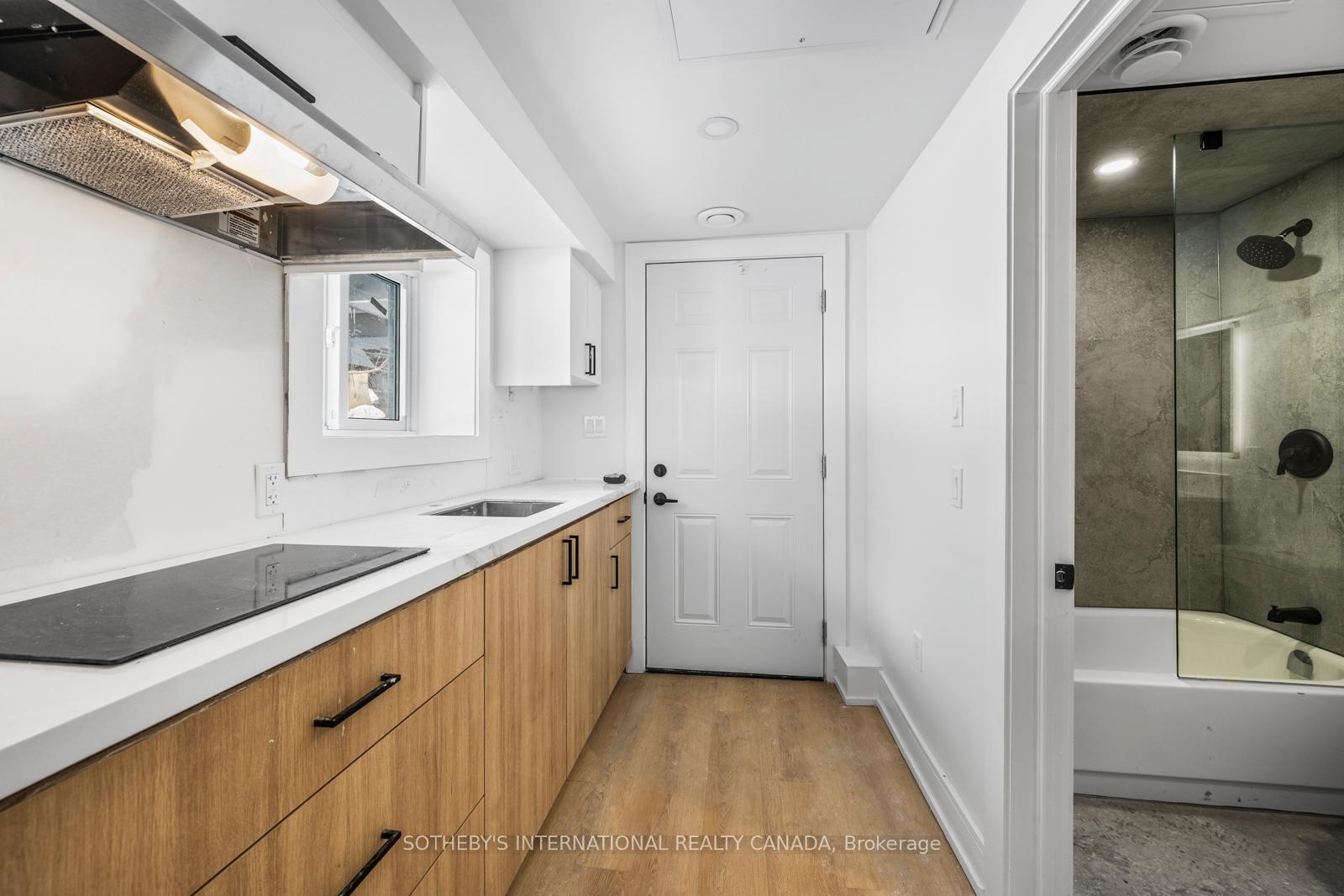 462 Northcliffe Boulevard