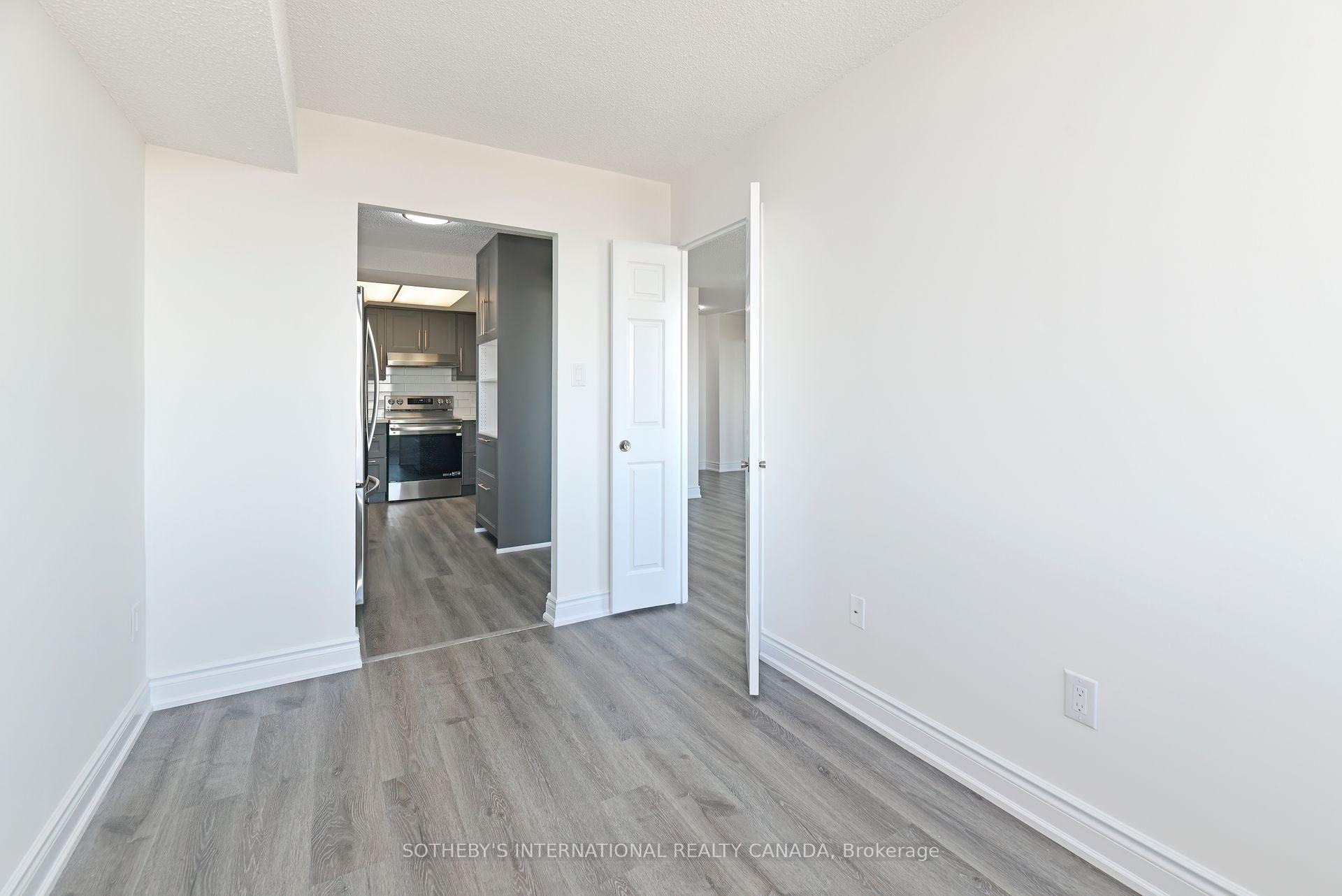 3000 Bathurst Street 1205