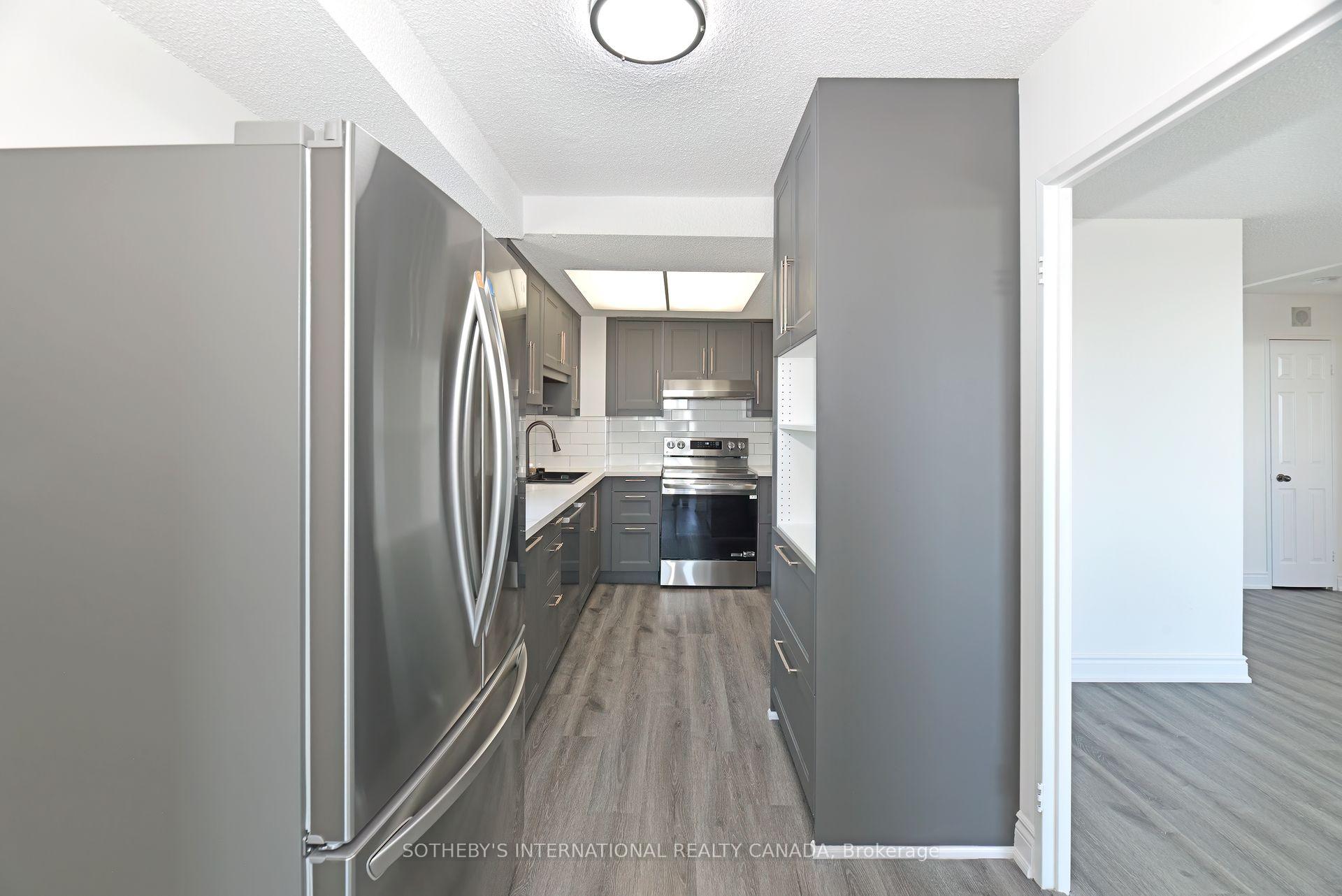 3000 Bathurst Street 1205