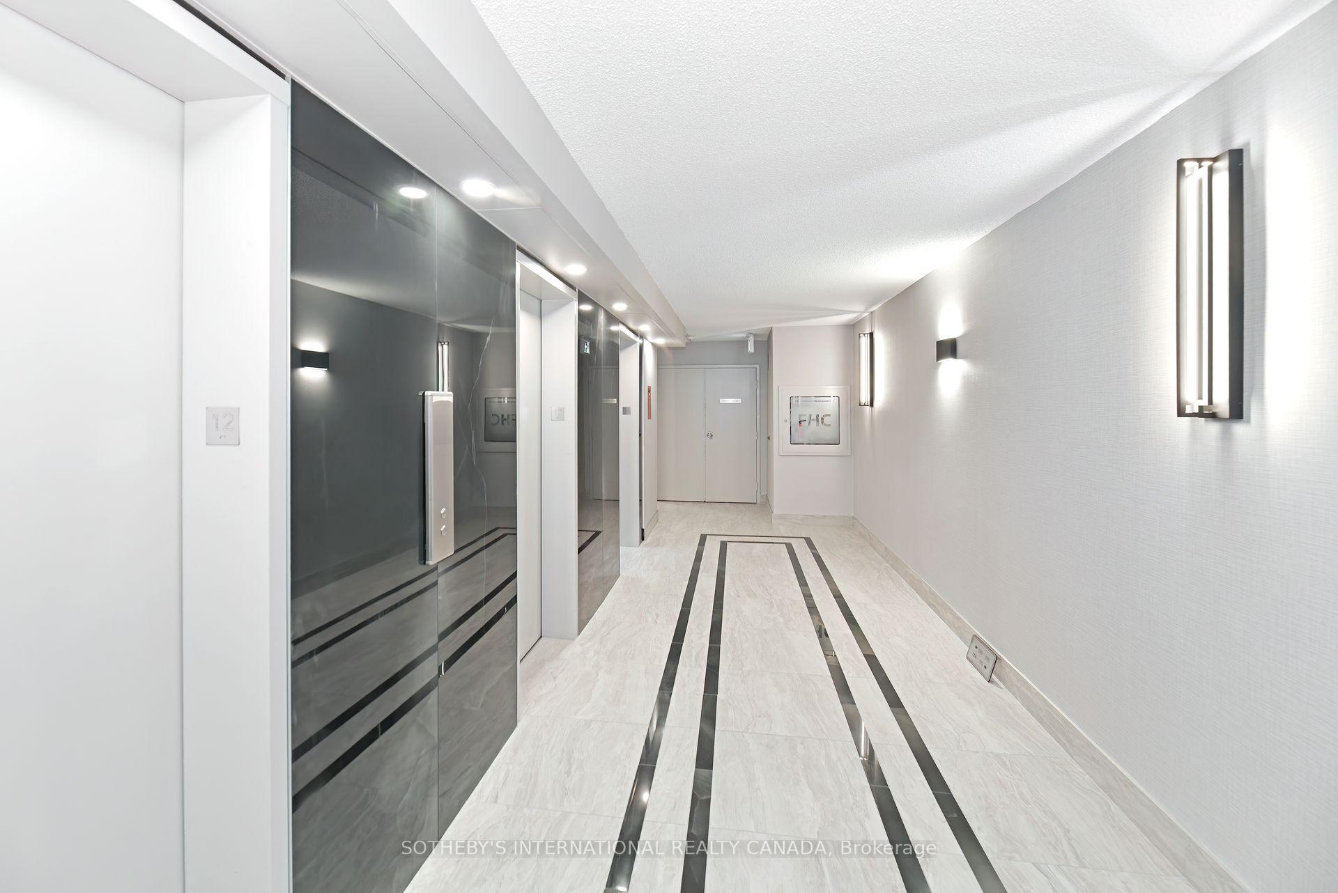 3000 Bathurst Street 1205