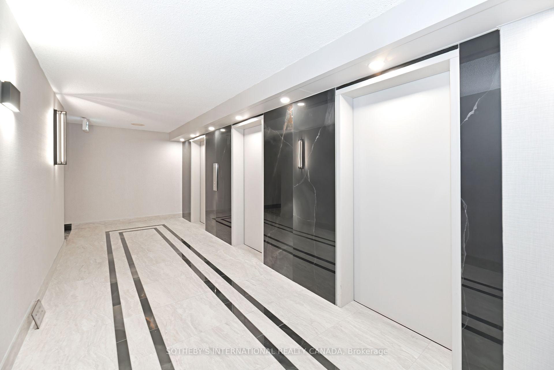 3000 Bathurst Street 1205