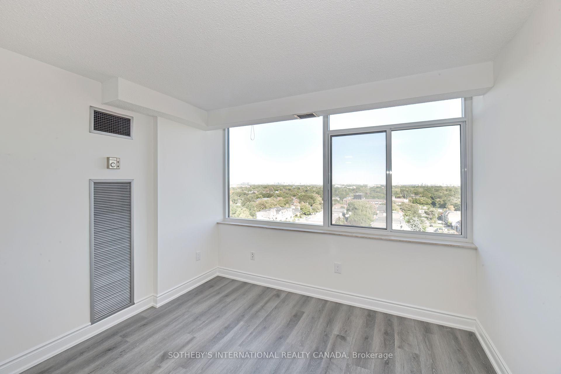3000 Bathurst Street 1205
