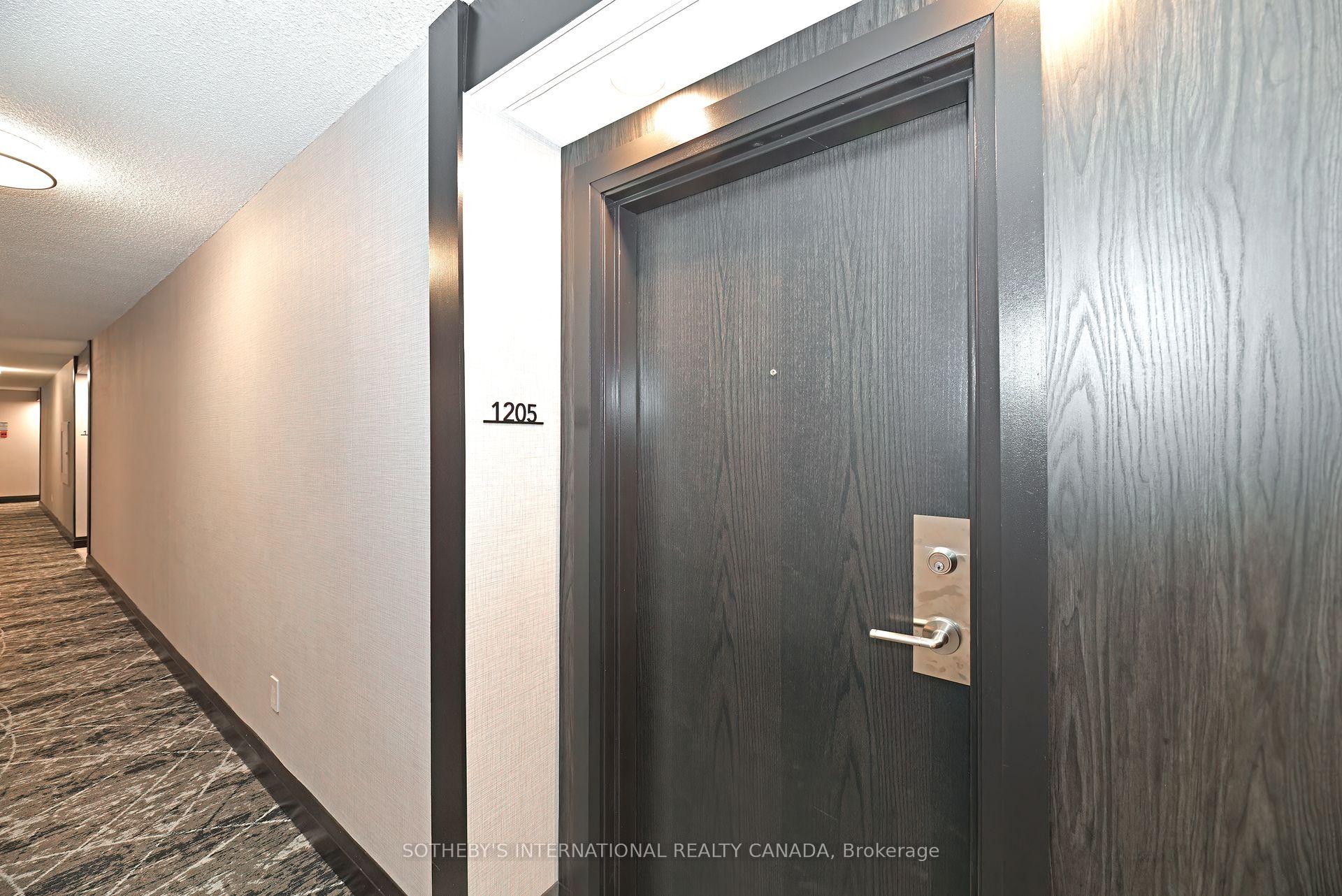 3000 Bathurst Street 1205