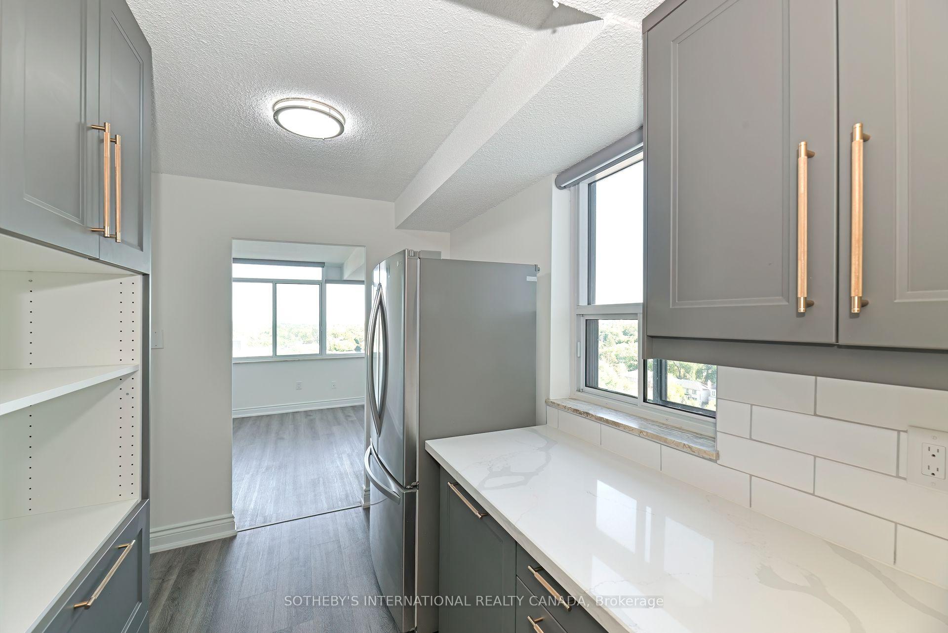 3000 Bathurst Street 1205