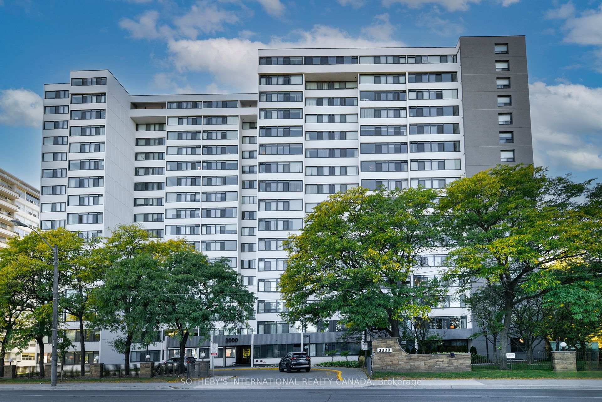 3000 Bathurst Street 1205