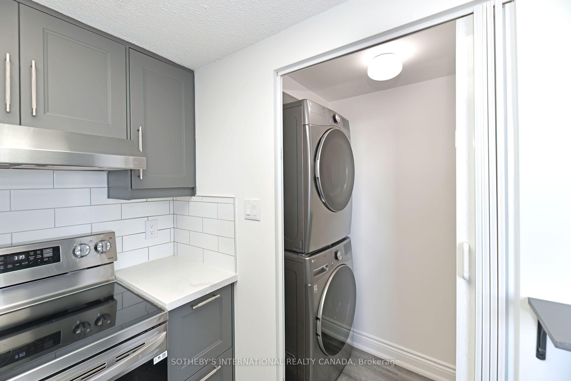 3000 Bathurst Street 1205