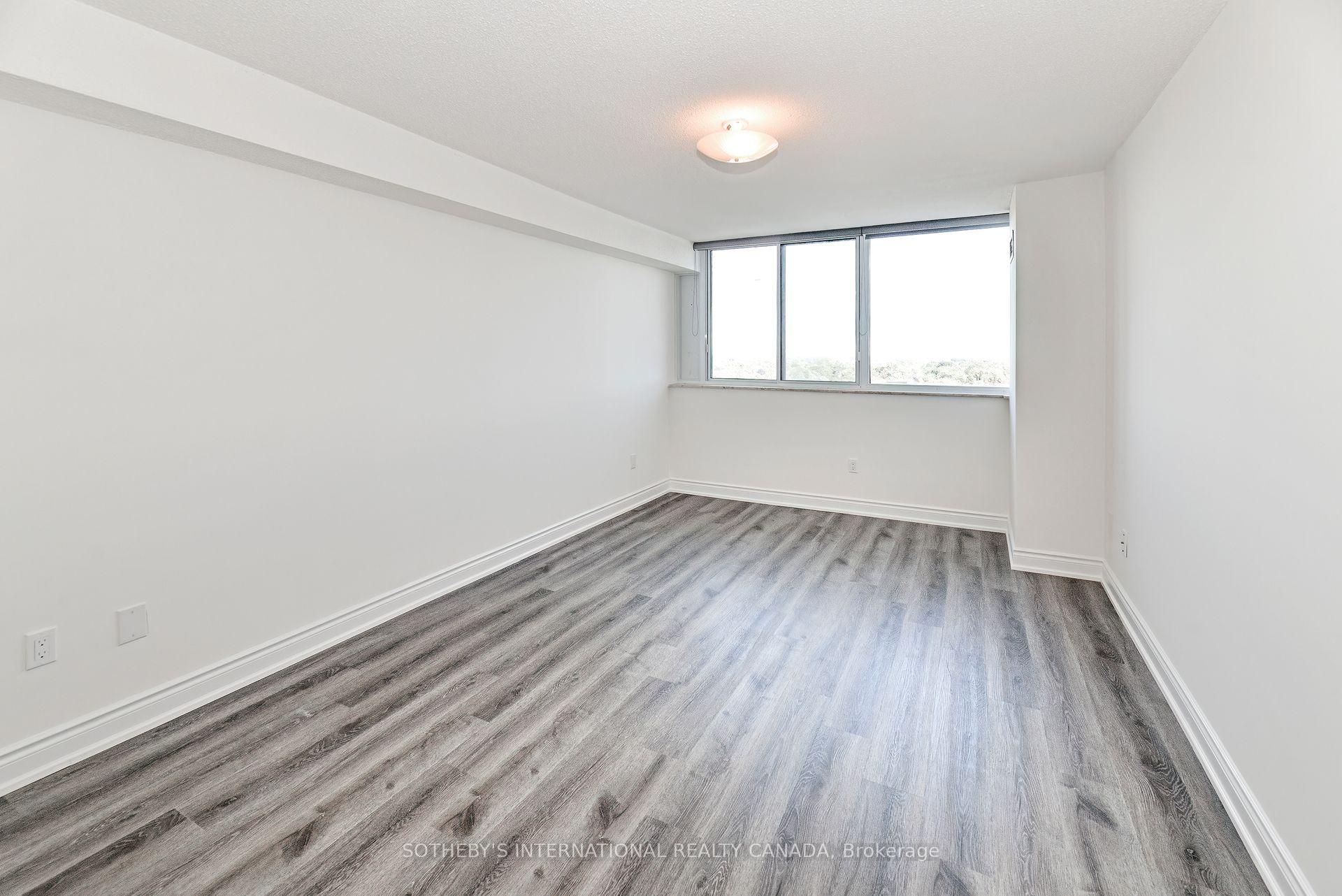 3000 Bathurst Street 1205