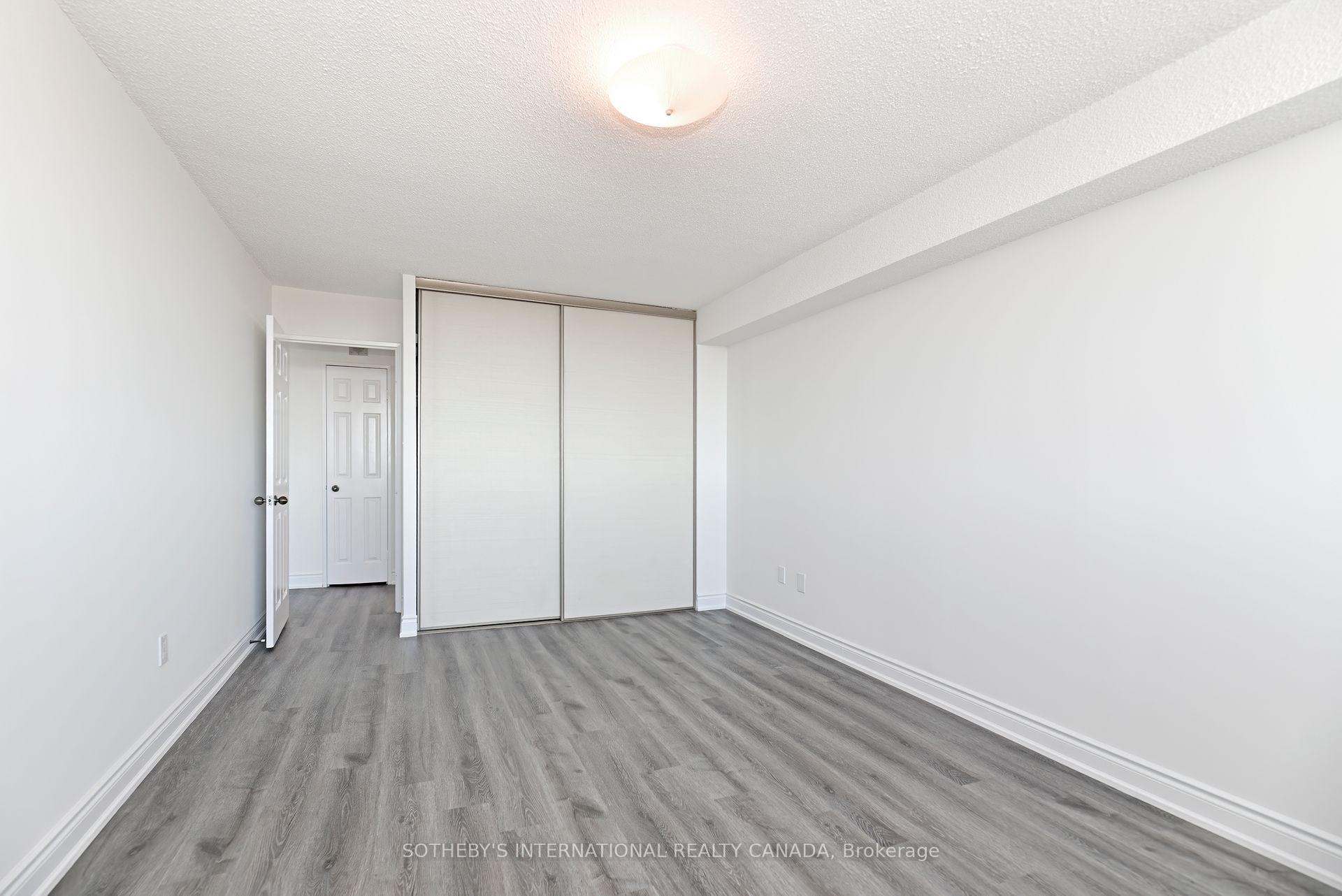 3000 Bathurst Street 1205