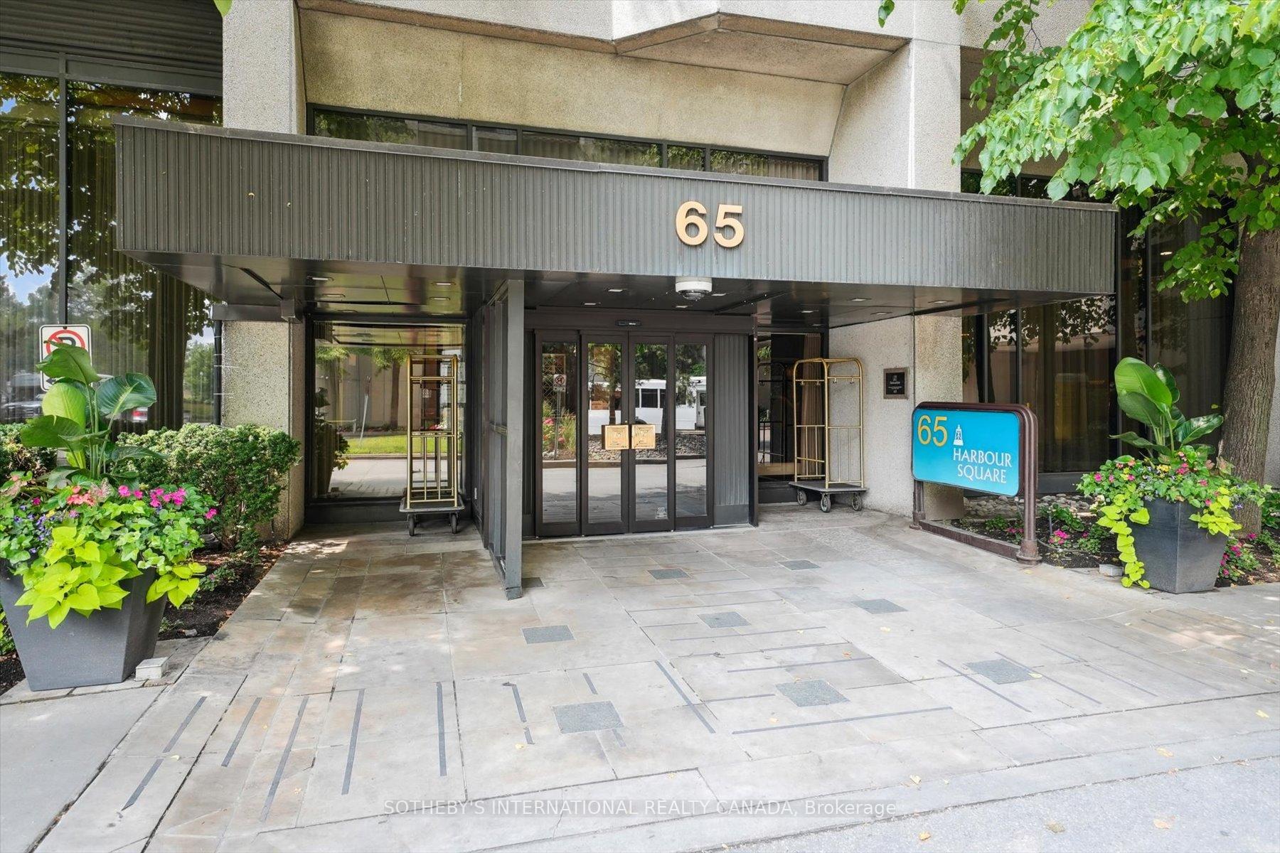 65 Harbour Square 1110