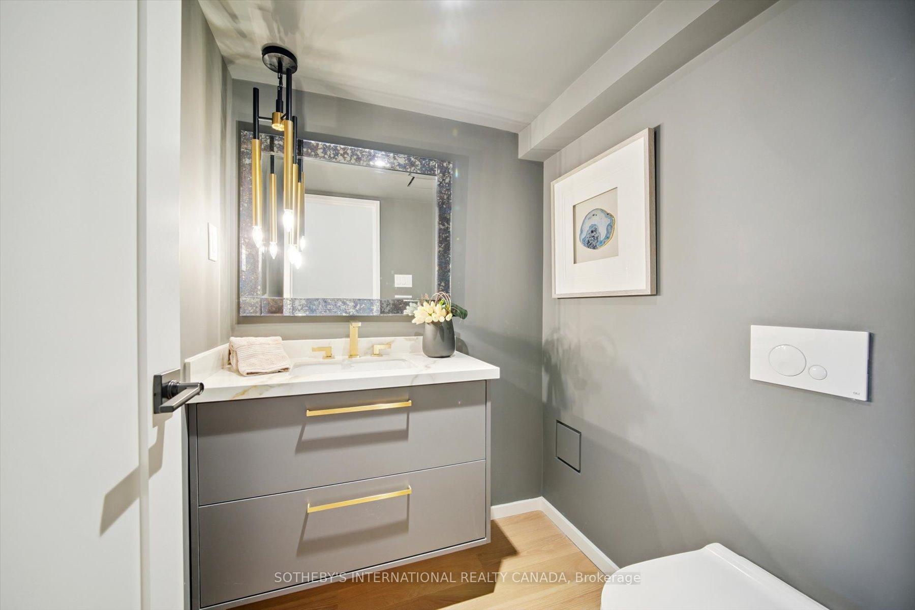 65 Harbour Square 1110