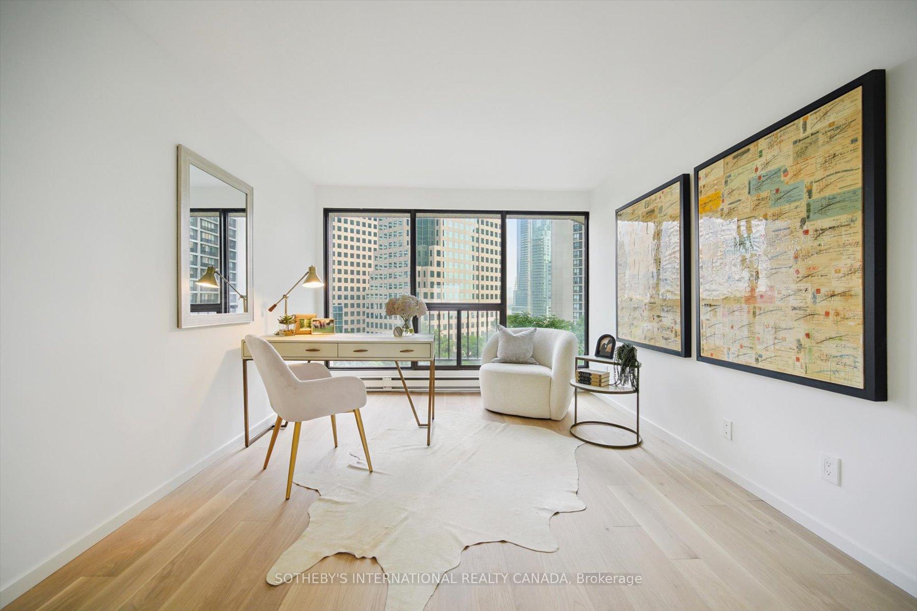 65 Harbour Square 1110