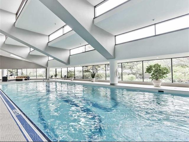65 Harbour Square 1110