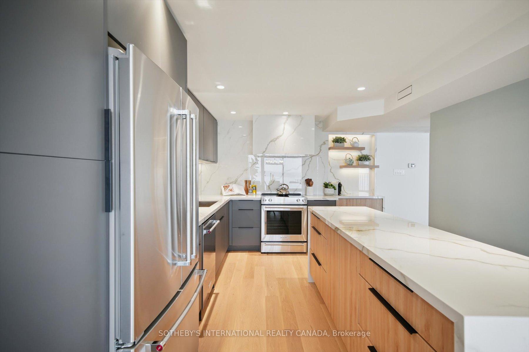 65 Harbour Square 1110