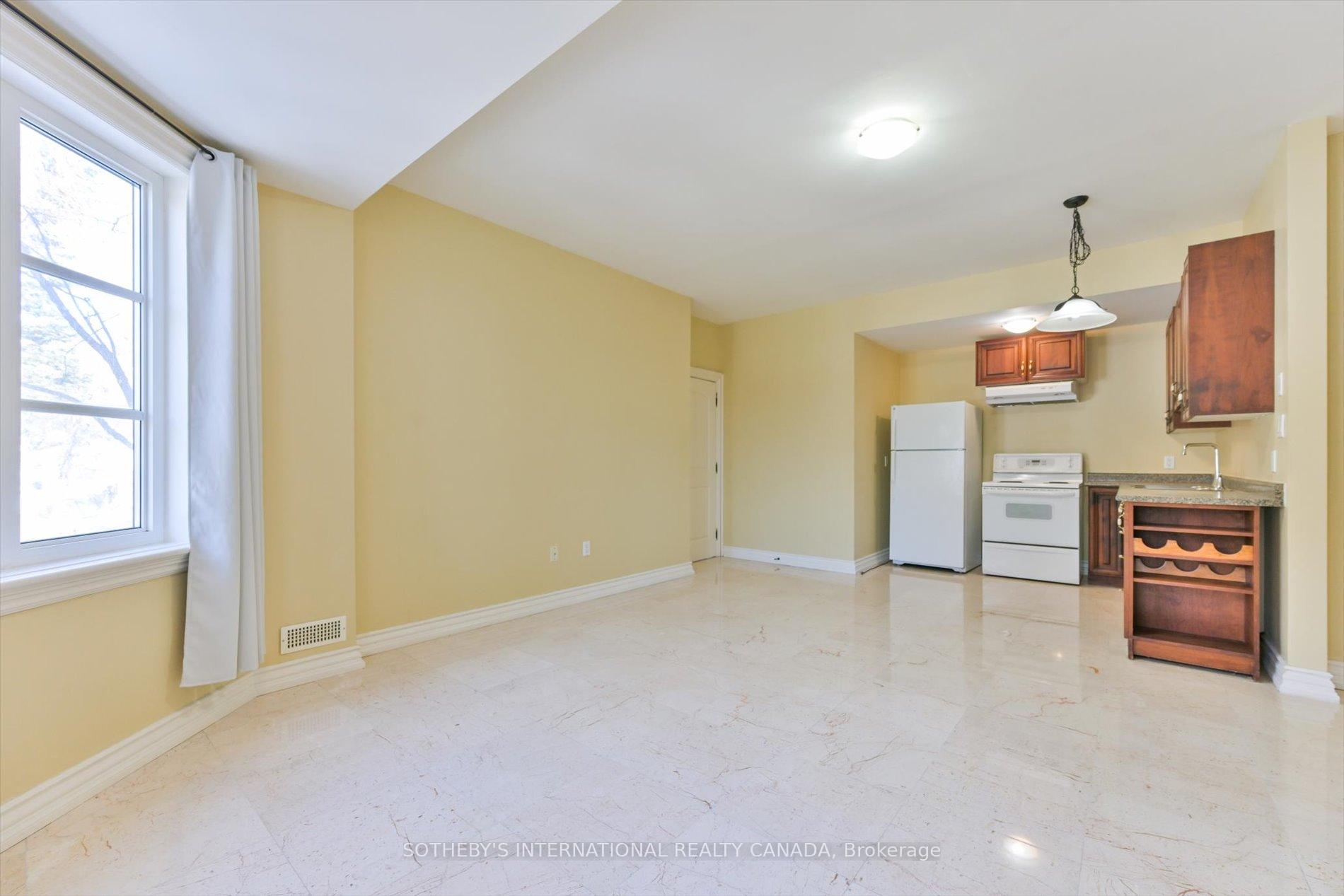 50 Old Yonge Street 2