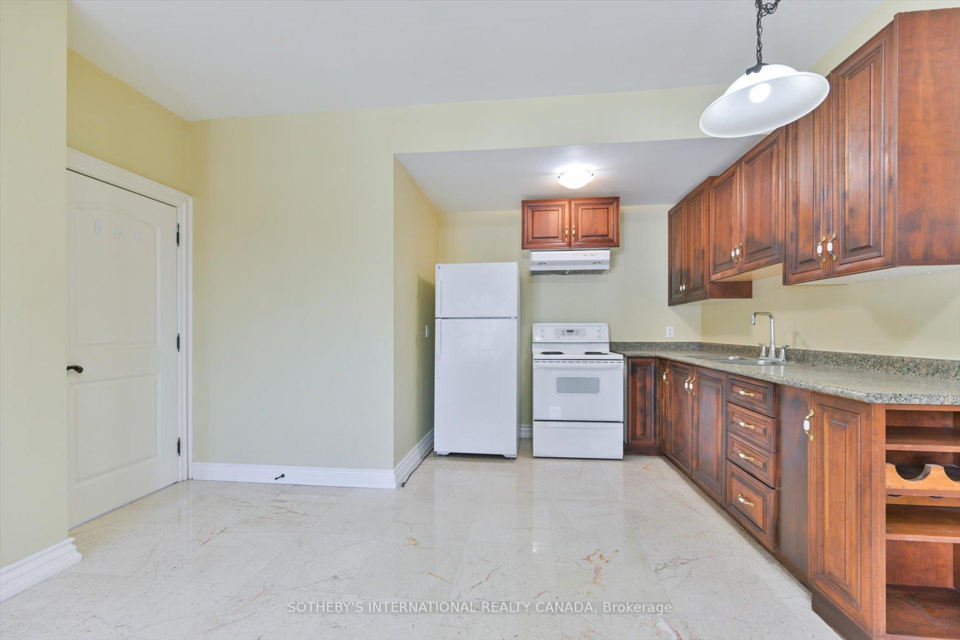 50 Old Yonge Street 2