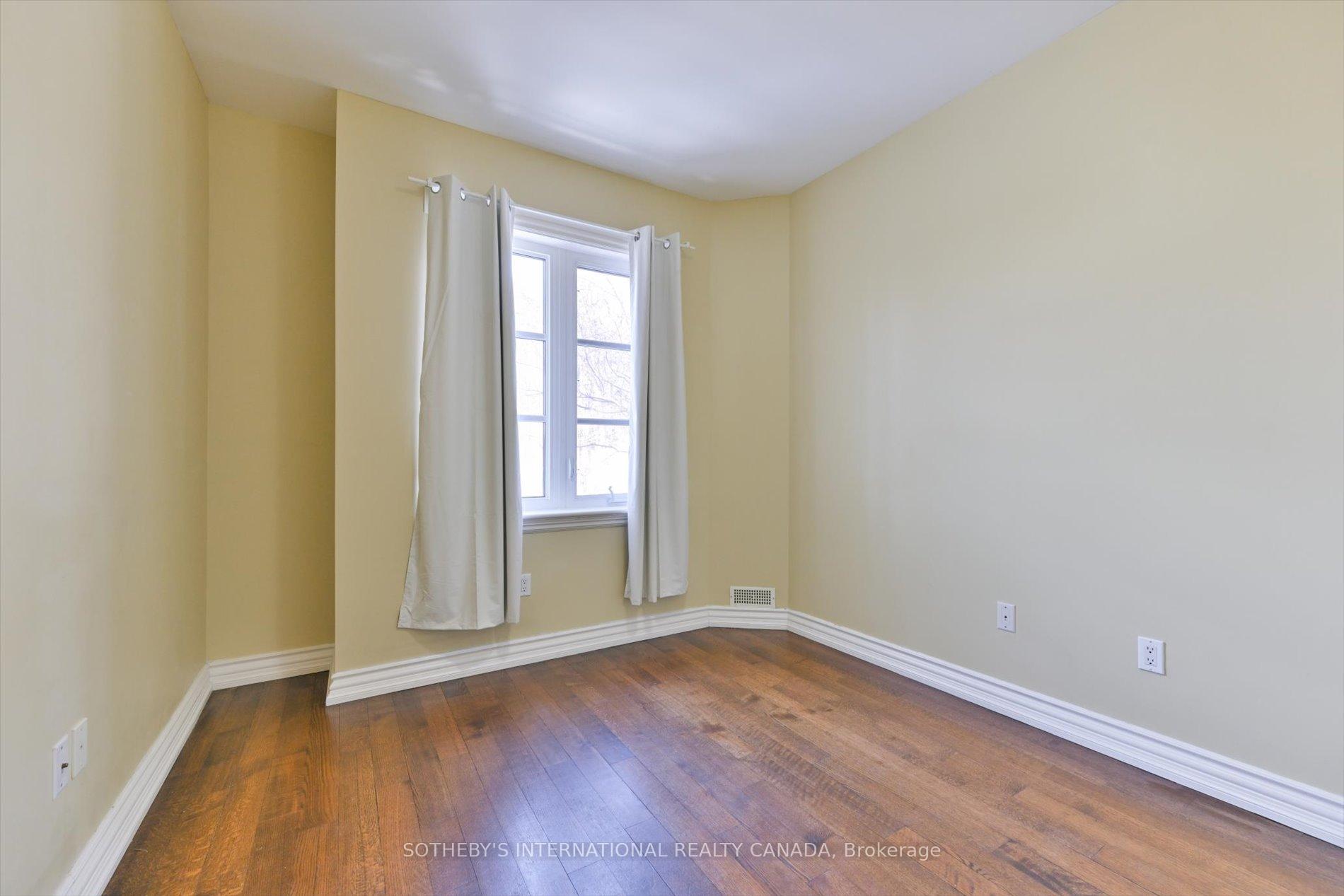 50 Old Yonge Street 2