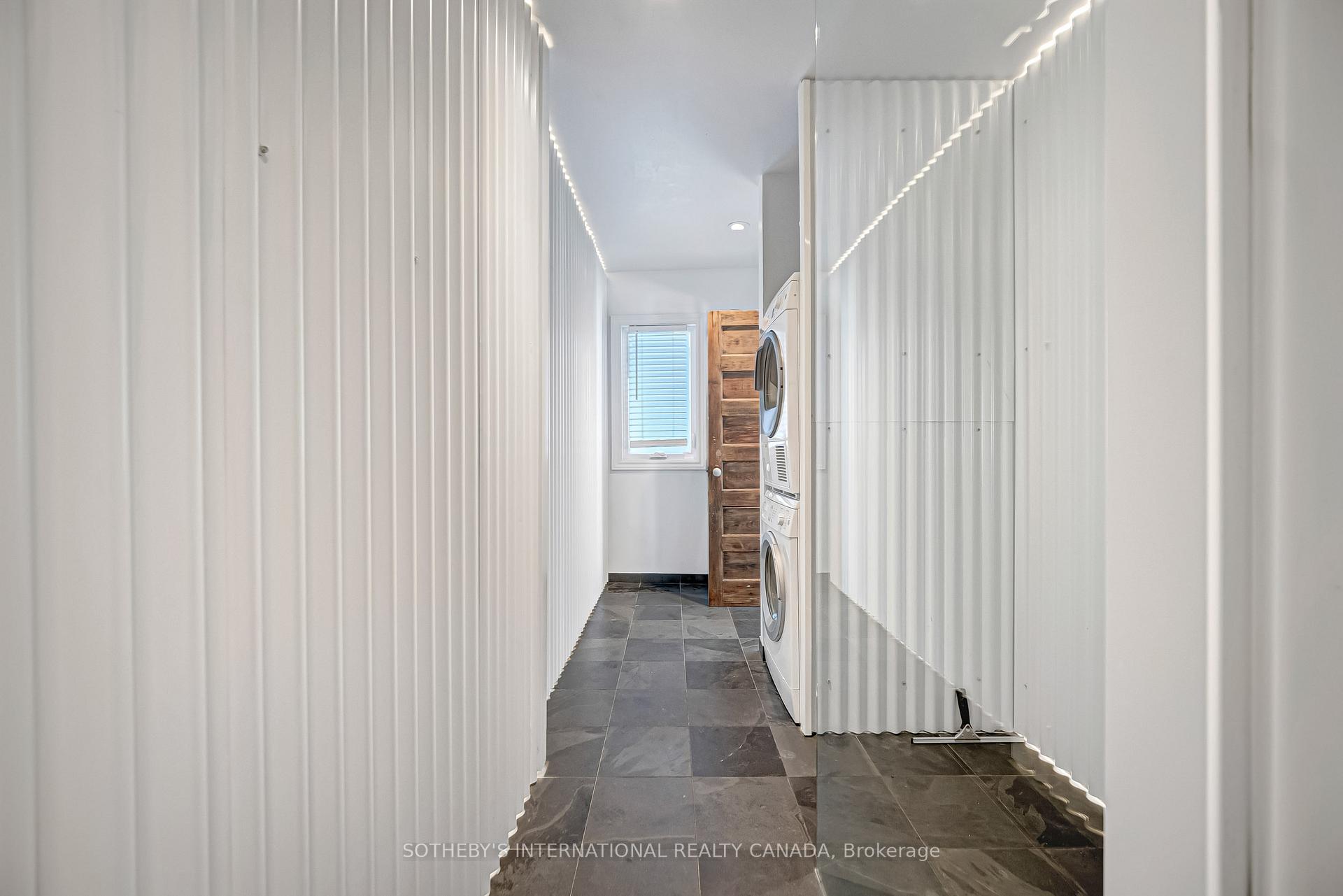 391 Ontario Street Ground