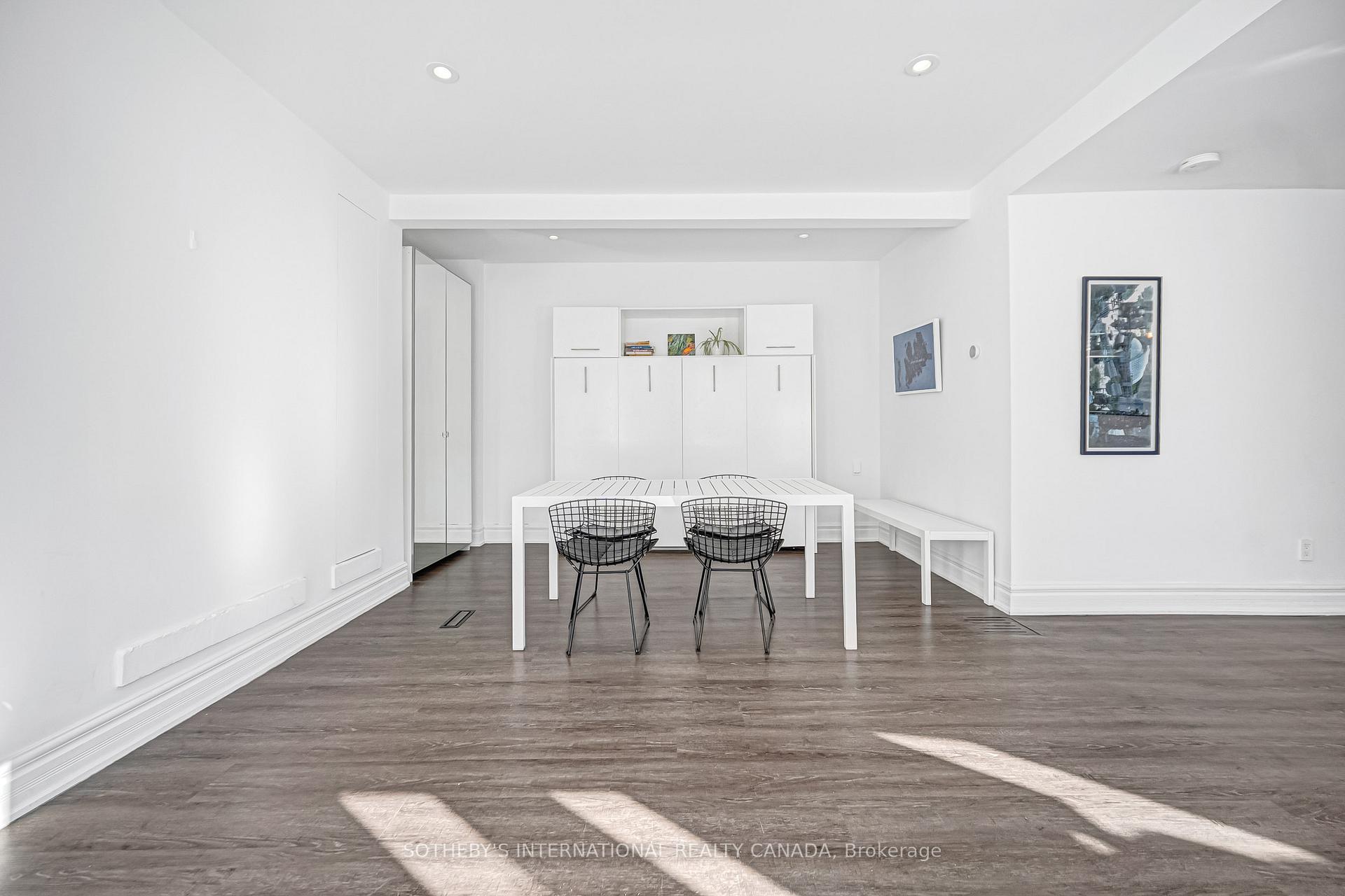391 Ontario Street Ground