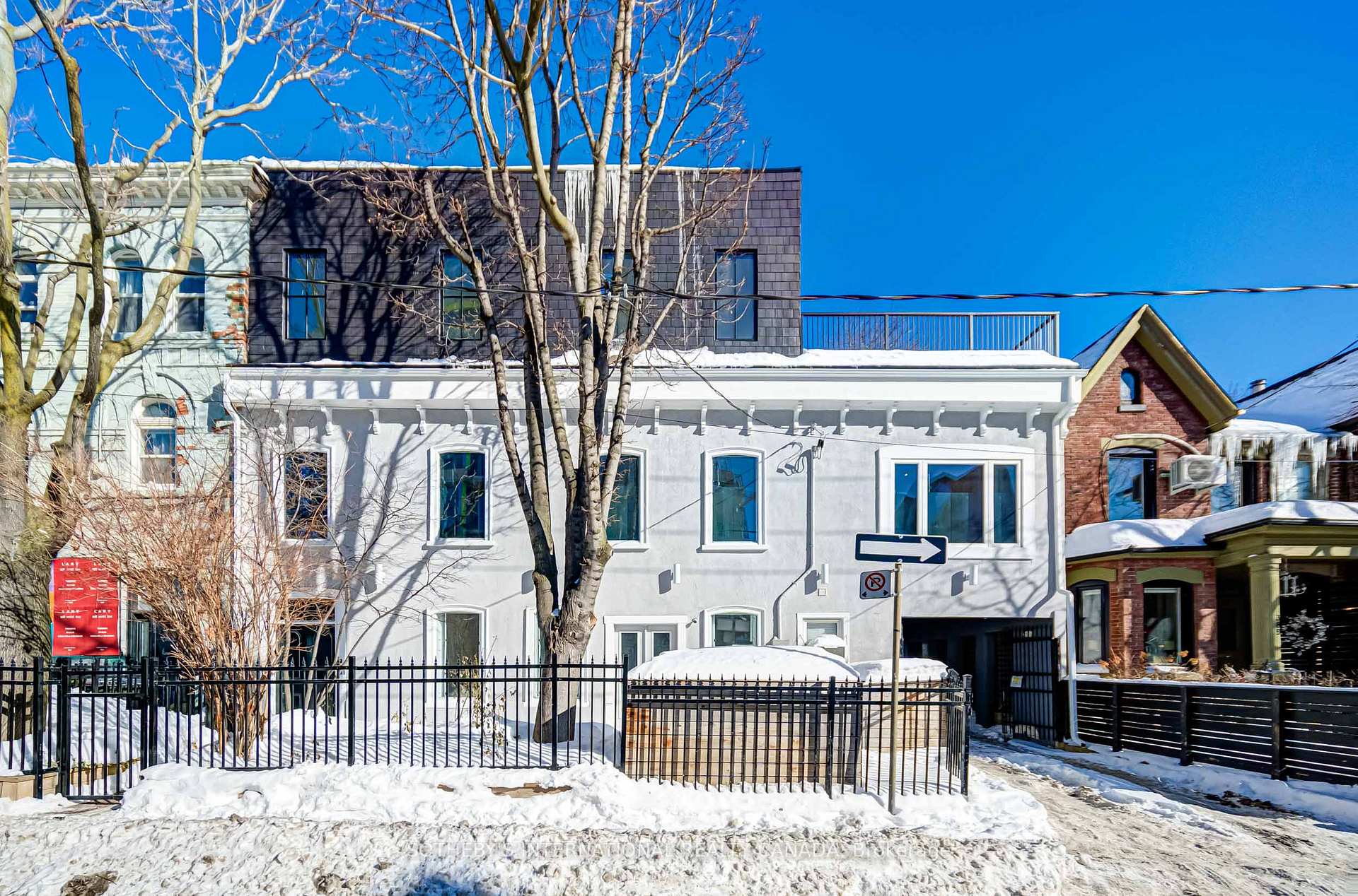 391 Ontario Street Ground