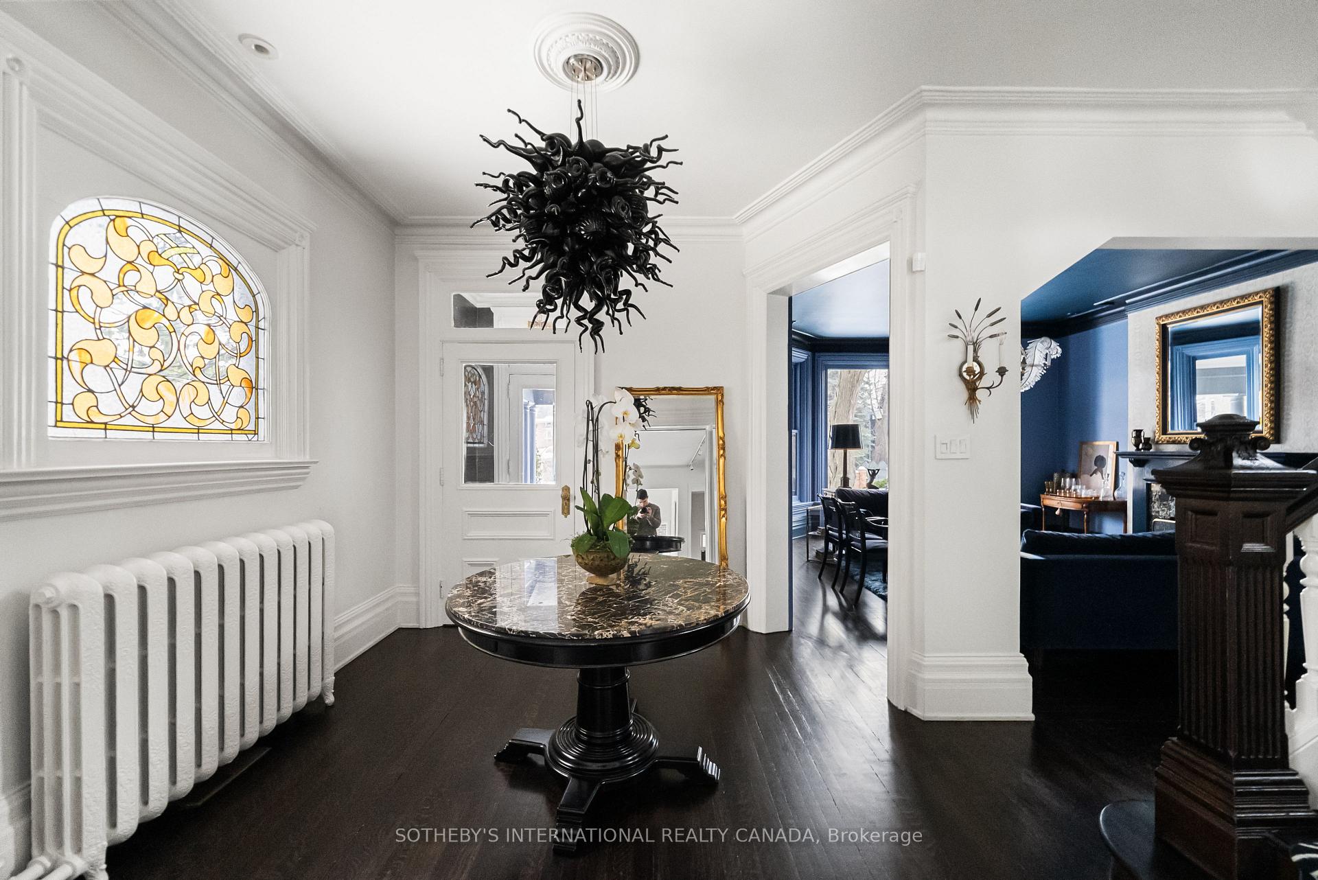 92 Woodlawn Avenue