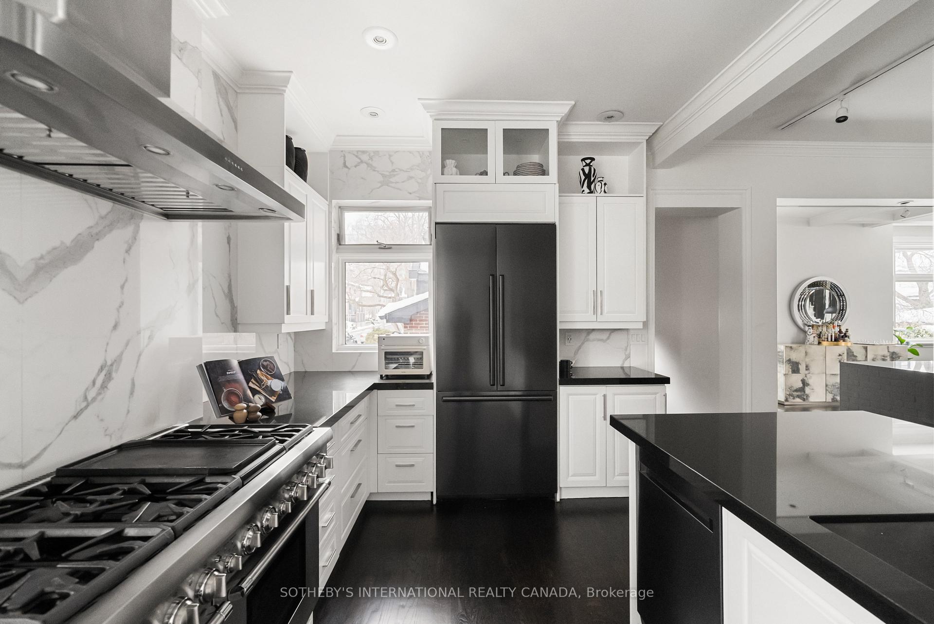 92 Woodlawn Avenue