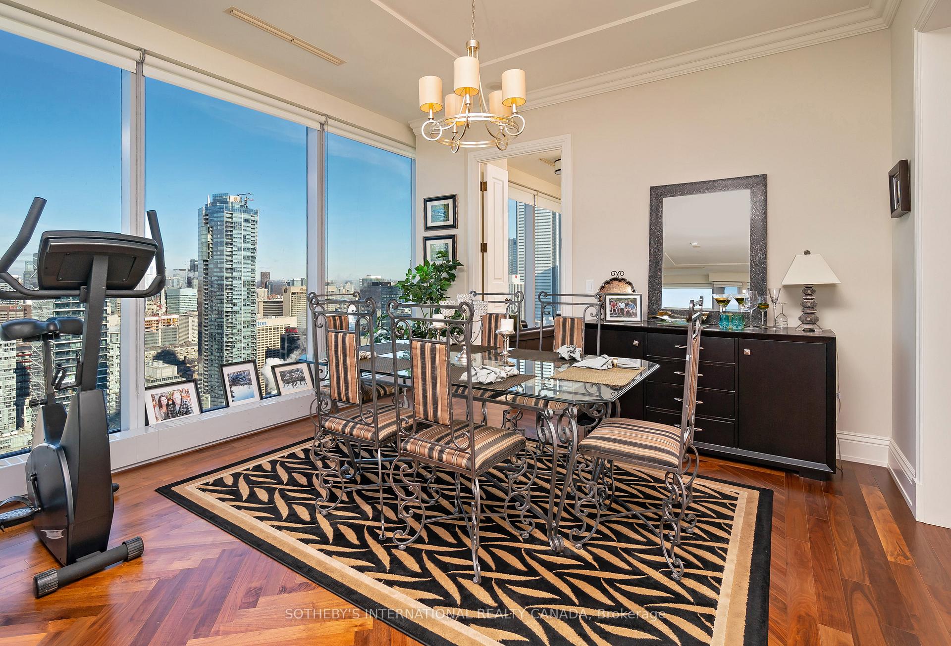 183 Wellington Street W 4201