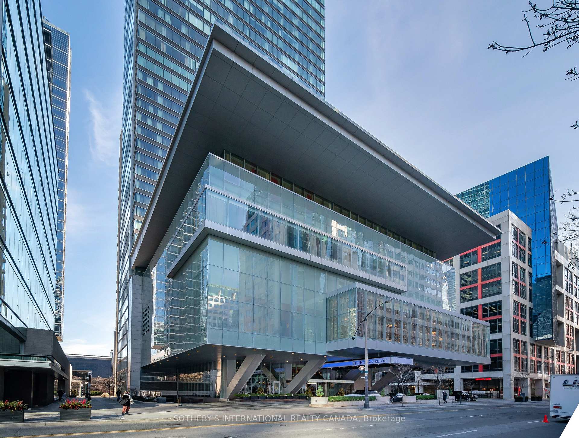 183 Wellington Street W 4201