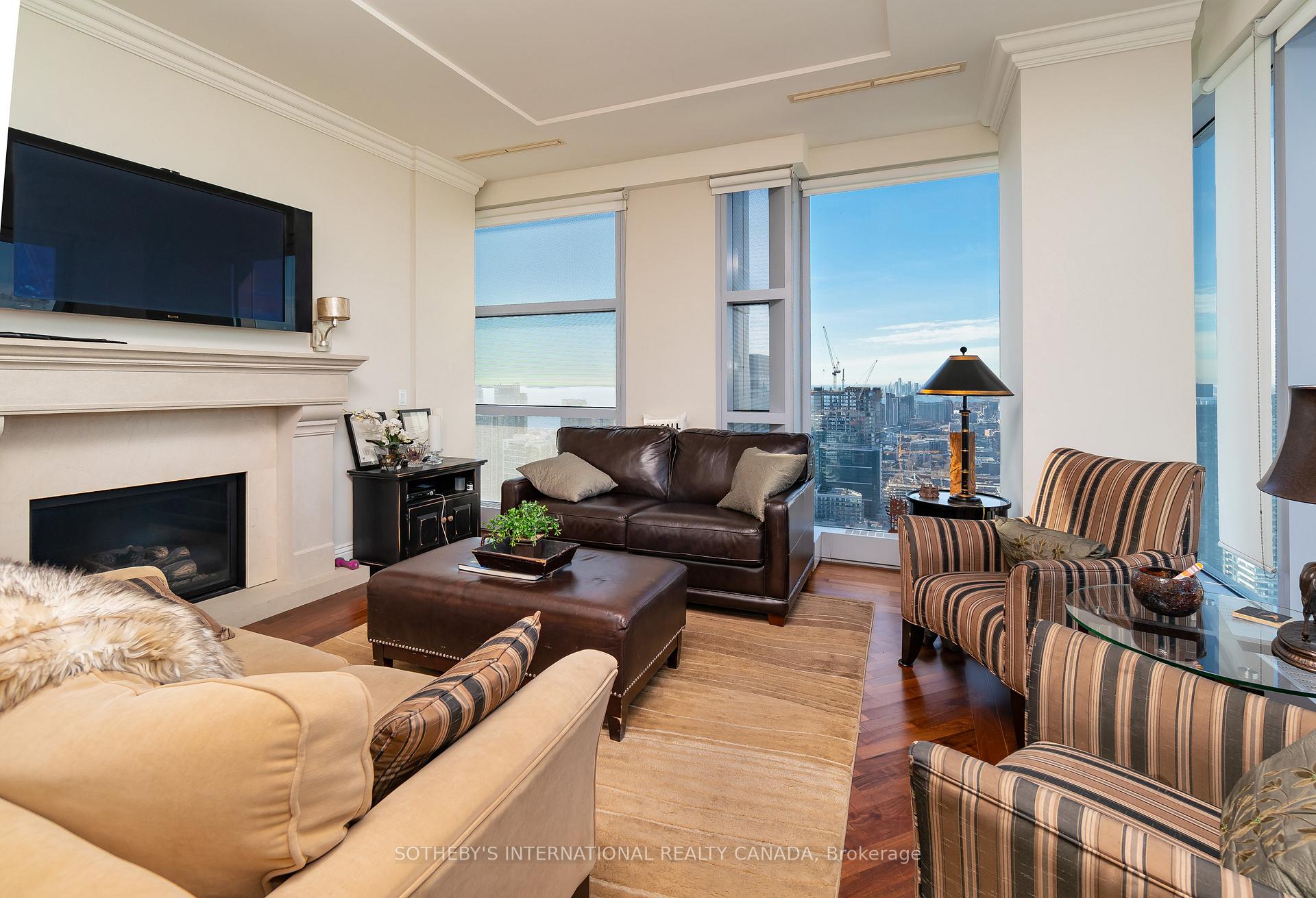 183 Wellington Street W 4201